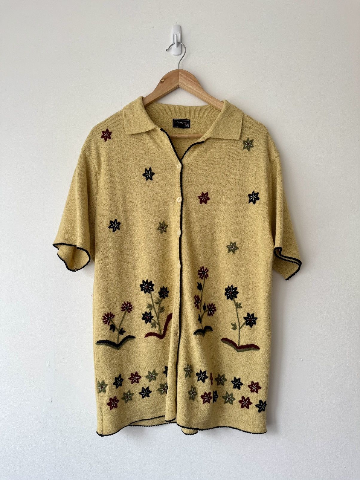 Vintage Vintage Embroidered Floral Shirt Size US L / EU 52-54 / 3 - 1 Thumbnail