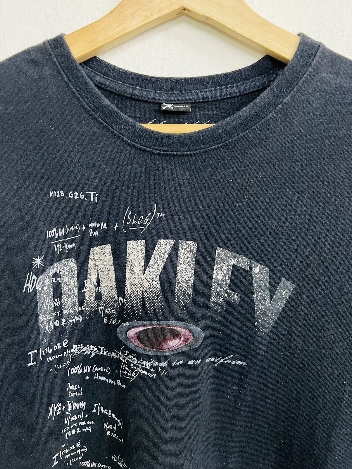 Oakley Vintage Y2K Oakley Software Tee Size US M / EU 48-50 / 2 - 4 Thumbnail