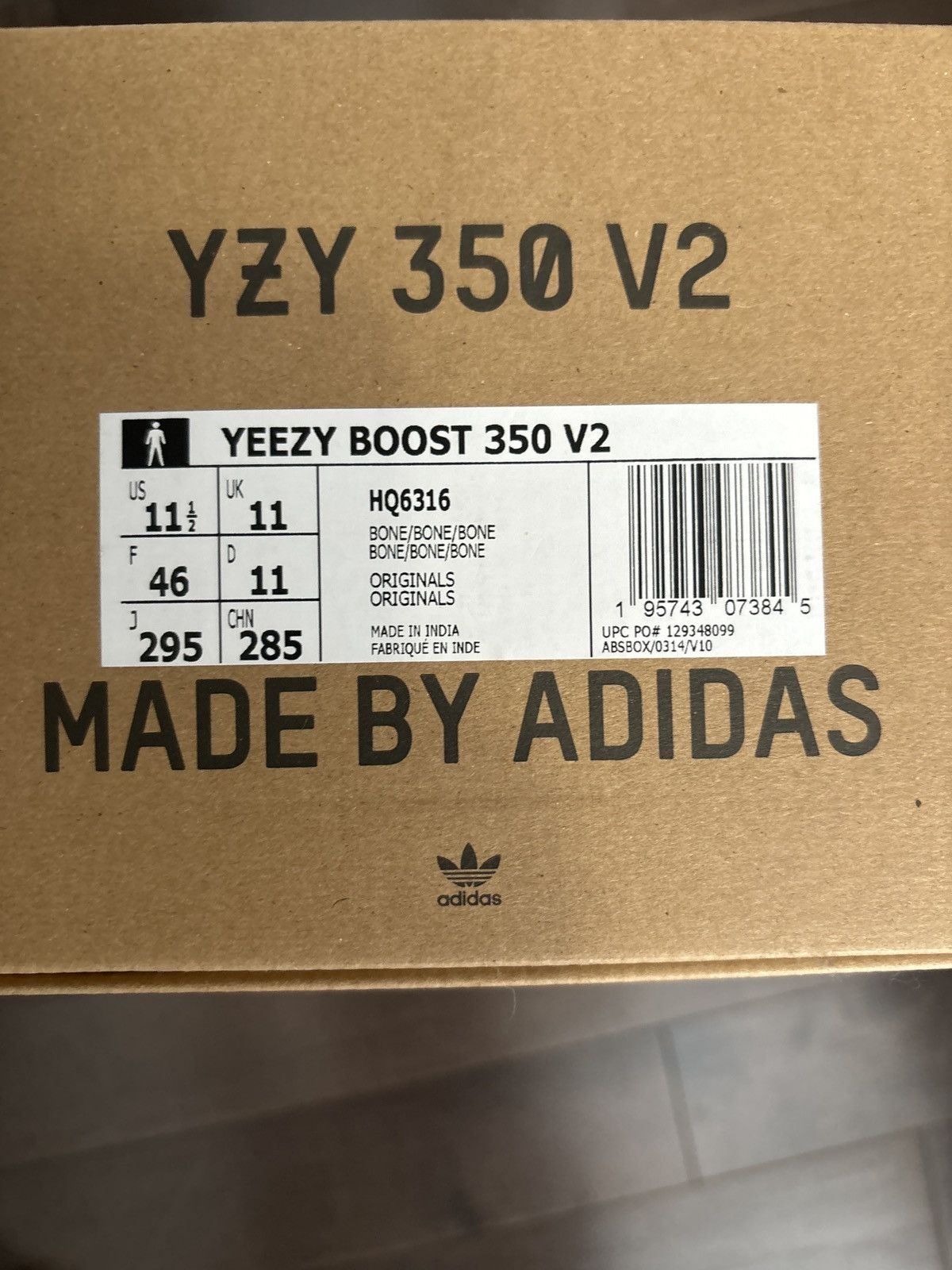 Yeezy Yeezy 350 v2 bone Size US 11.5 / EU 44-45 - 7 Thumbnail