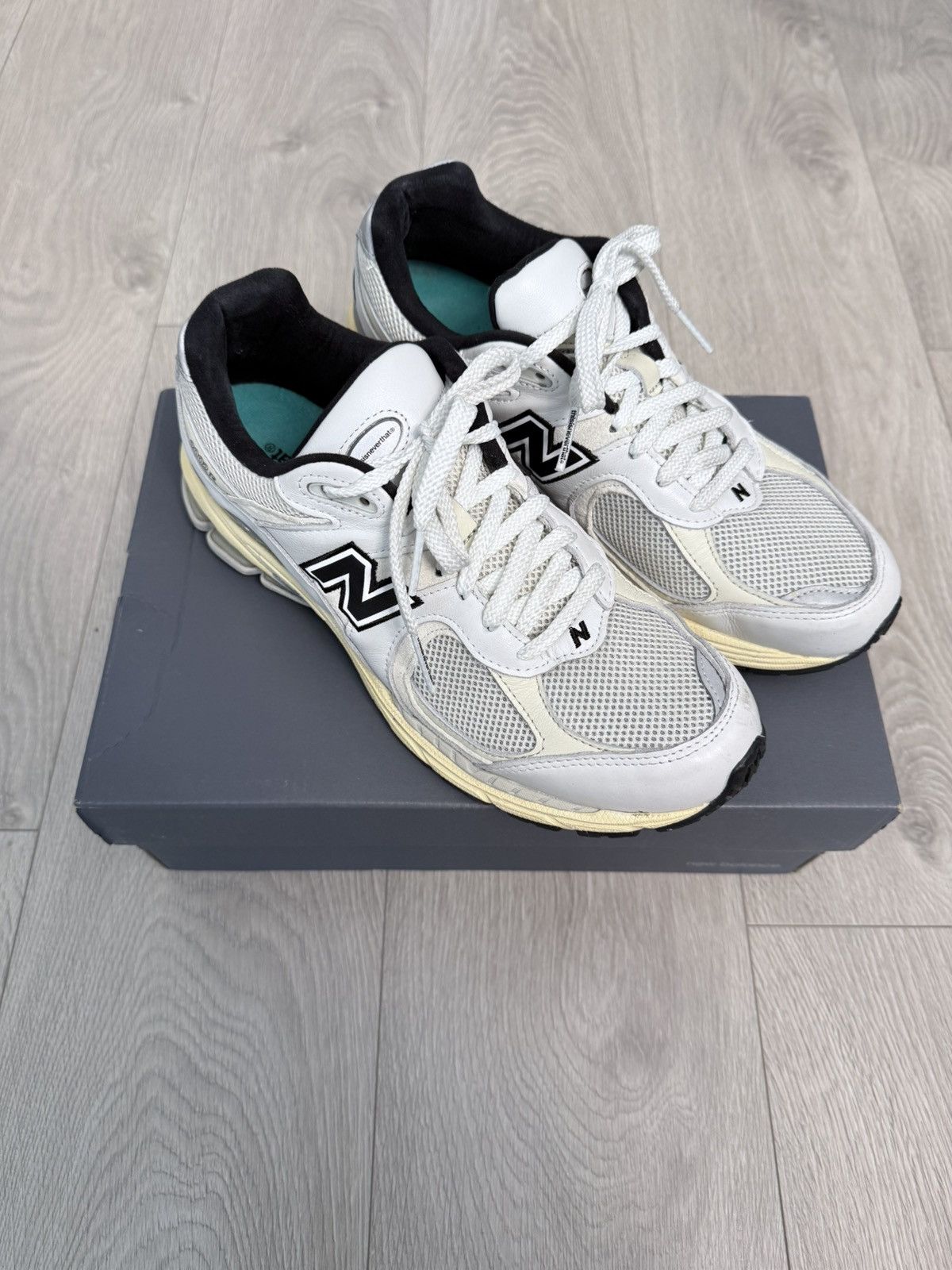 New Balance × thisisneverthat New Balance x Thisneverthat ML2002R White Size US 10 / EU 43 - 1 Thumbnail