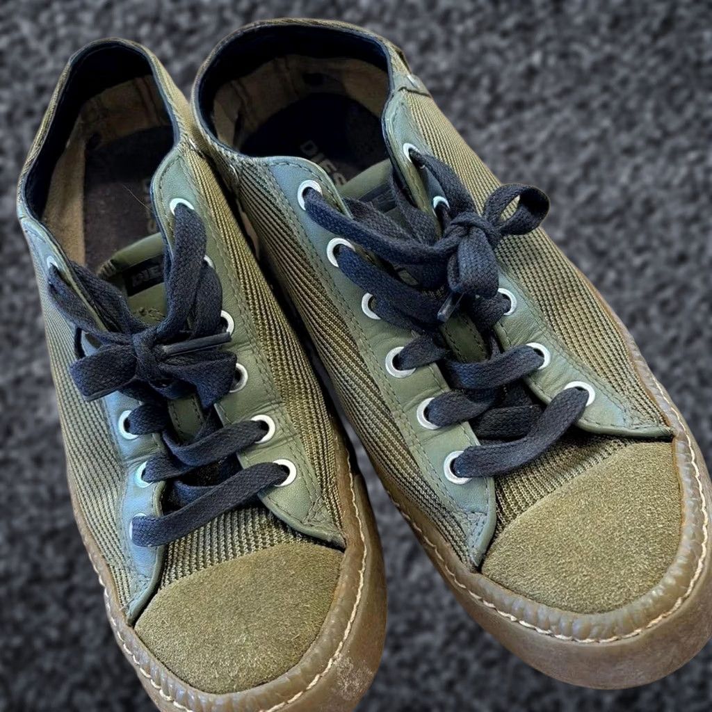 Diesel VINTAGE Diesel Men 8.5US Sneakers Casual Stylish Olive Green Canvas Suede 90s 00s Size US 9 / EU 42 - 1 Thumbnail