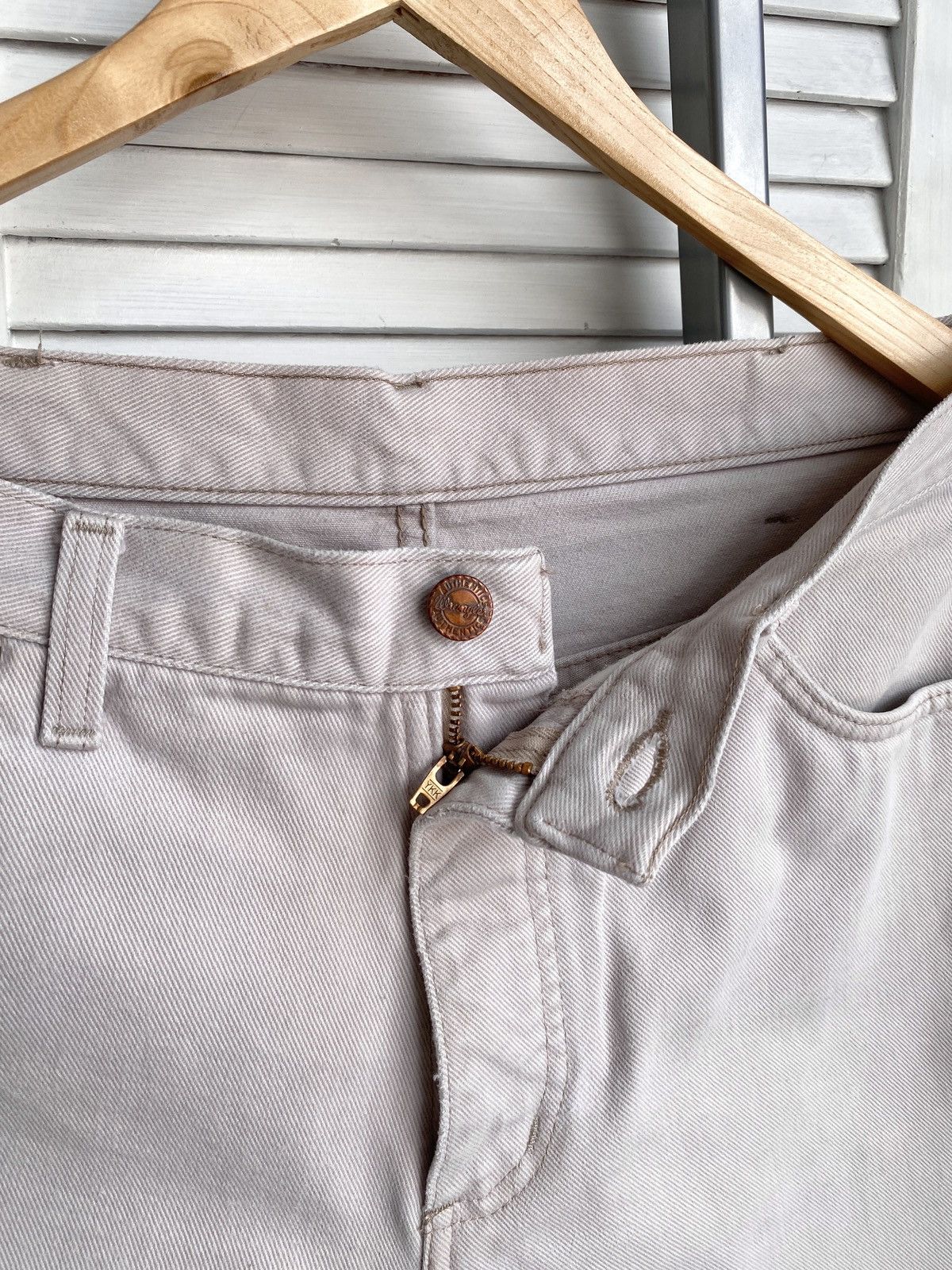 Vintage × Wrangler Vintage Wrangler Beige Denim Jeans Pants USA Leather Logo Size US 34 / EU 50 - 9 Thumbnail
