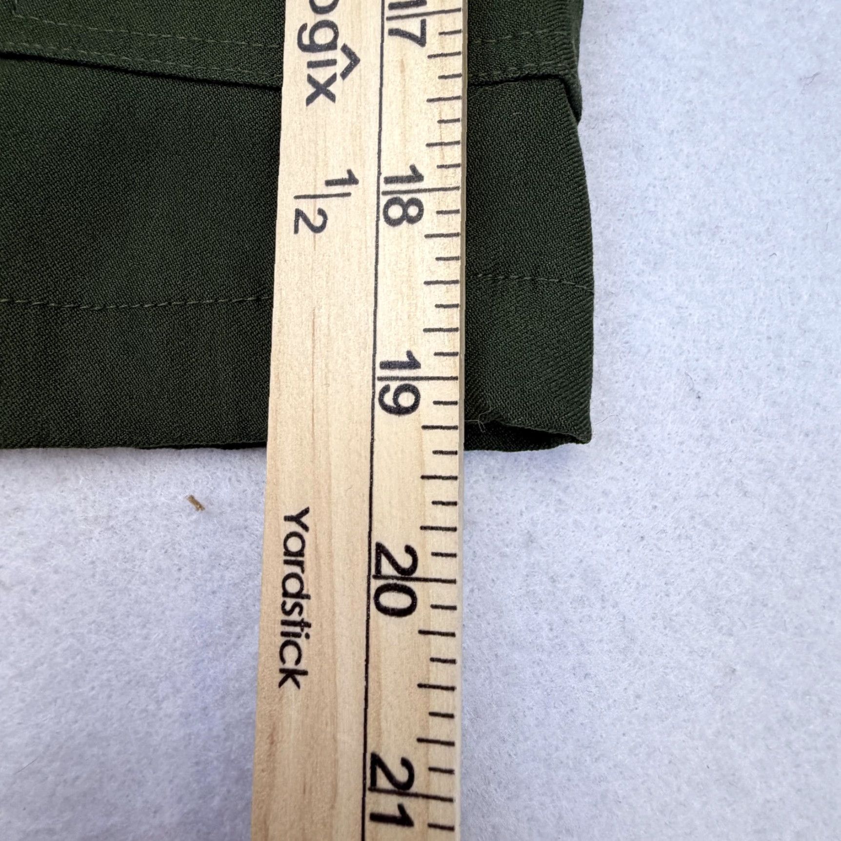 Vintage TECH TWILL Cargo Shorts Mens Medium Green Elastic Drawstring Pockets Casual Size US 31 - 7 Thumbnail