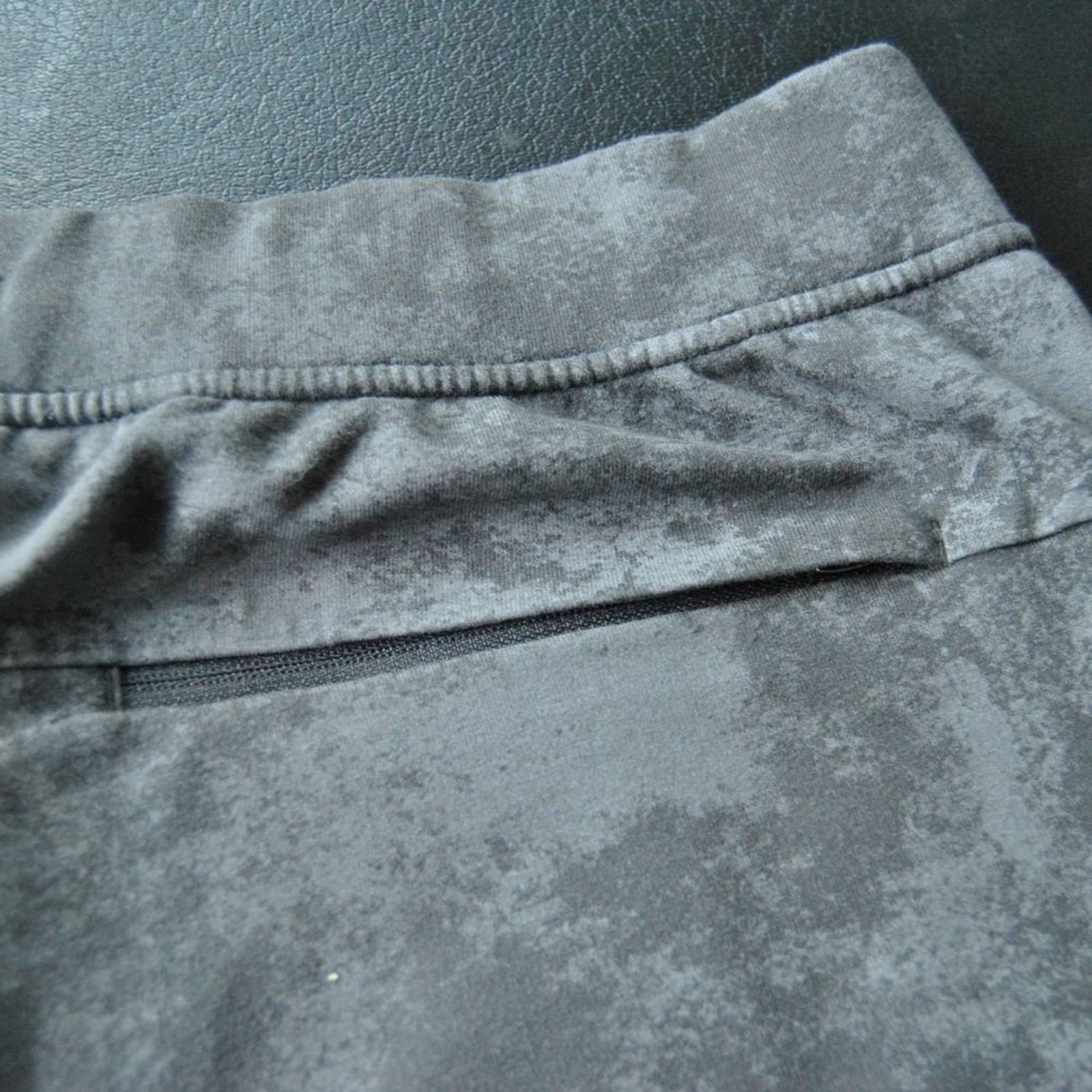 Lululemon Lululemon Large Gray Sweat Shorts Size US 32 / EU 48 - 7 Thumbnail