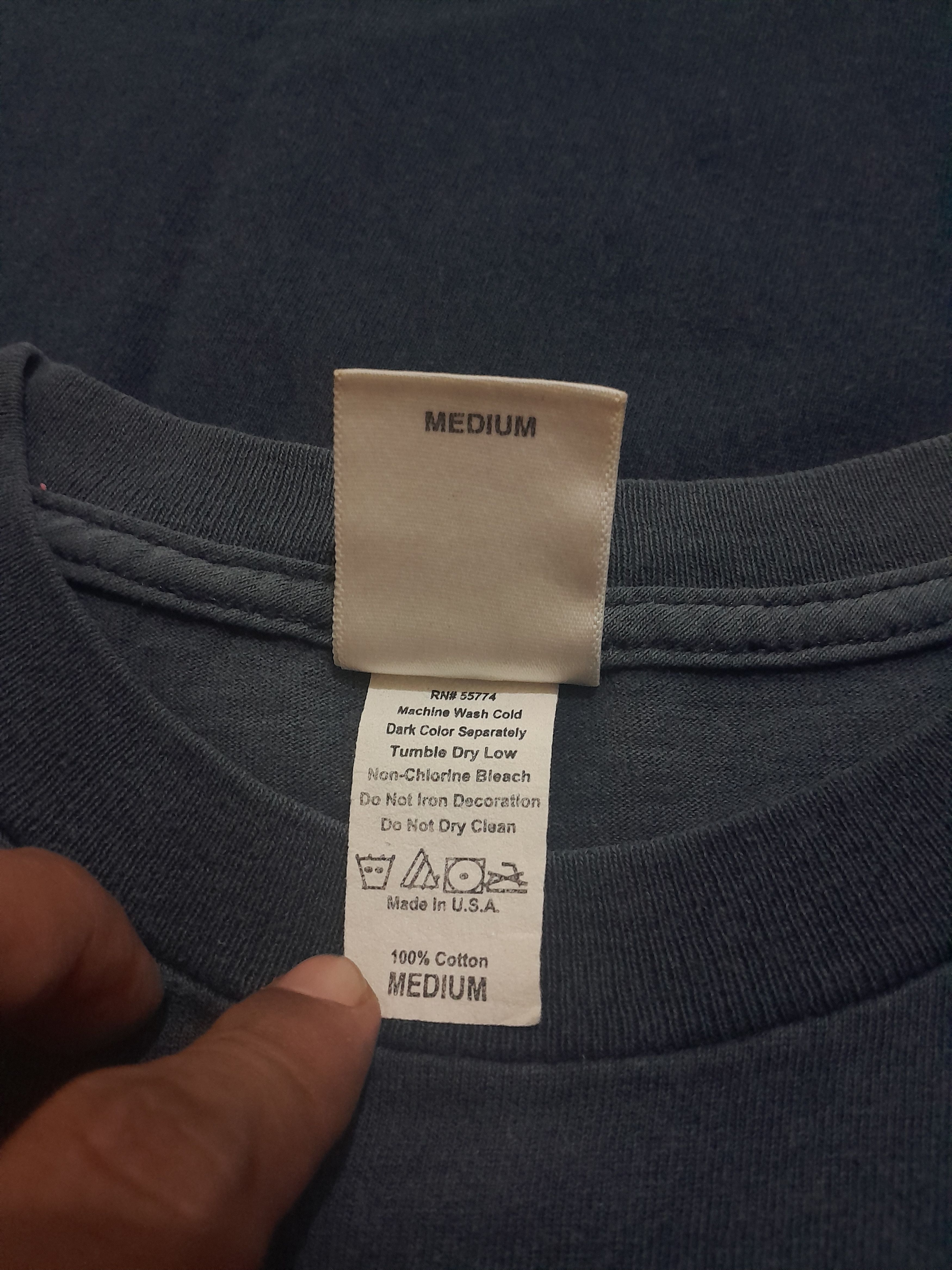 Kaws Vintage kaws "kawsbrella" navy tee Size US M / EU 48-50 / 2 - 3 Thumbnail