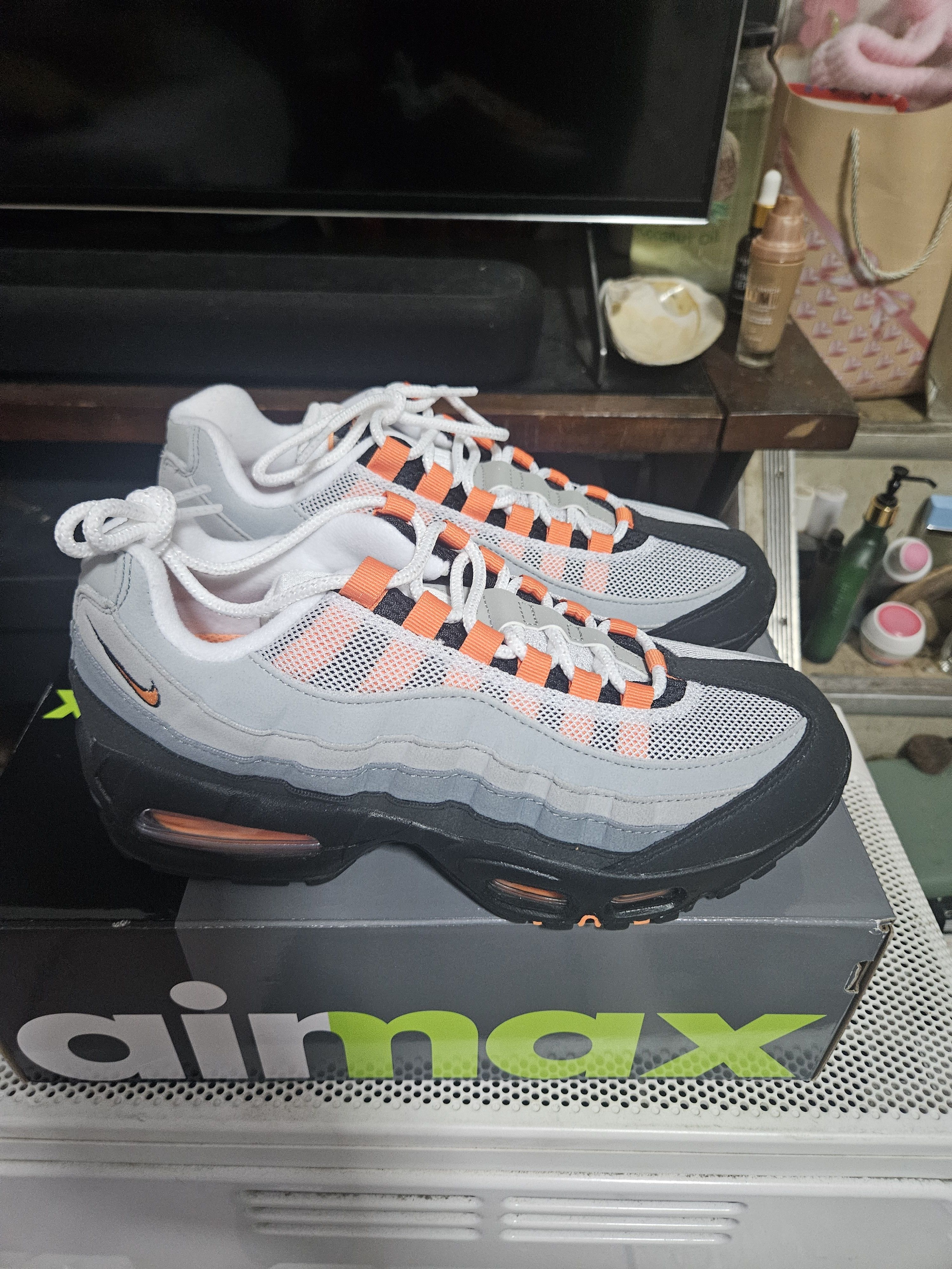 Nike NIKE AIR MAX 95 MANDARIN Size US 6.5 / EU 39-40 - 2 Thumbnail