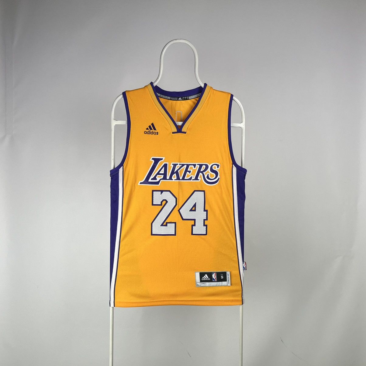 Adidas Adidas Lakers Home jersey Kobe Bryant 24 size Small Size US S / EU 44-46 / 1 - 1 Thumbnail