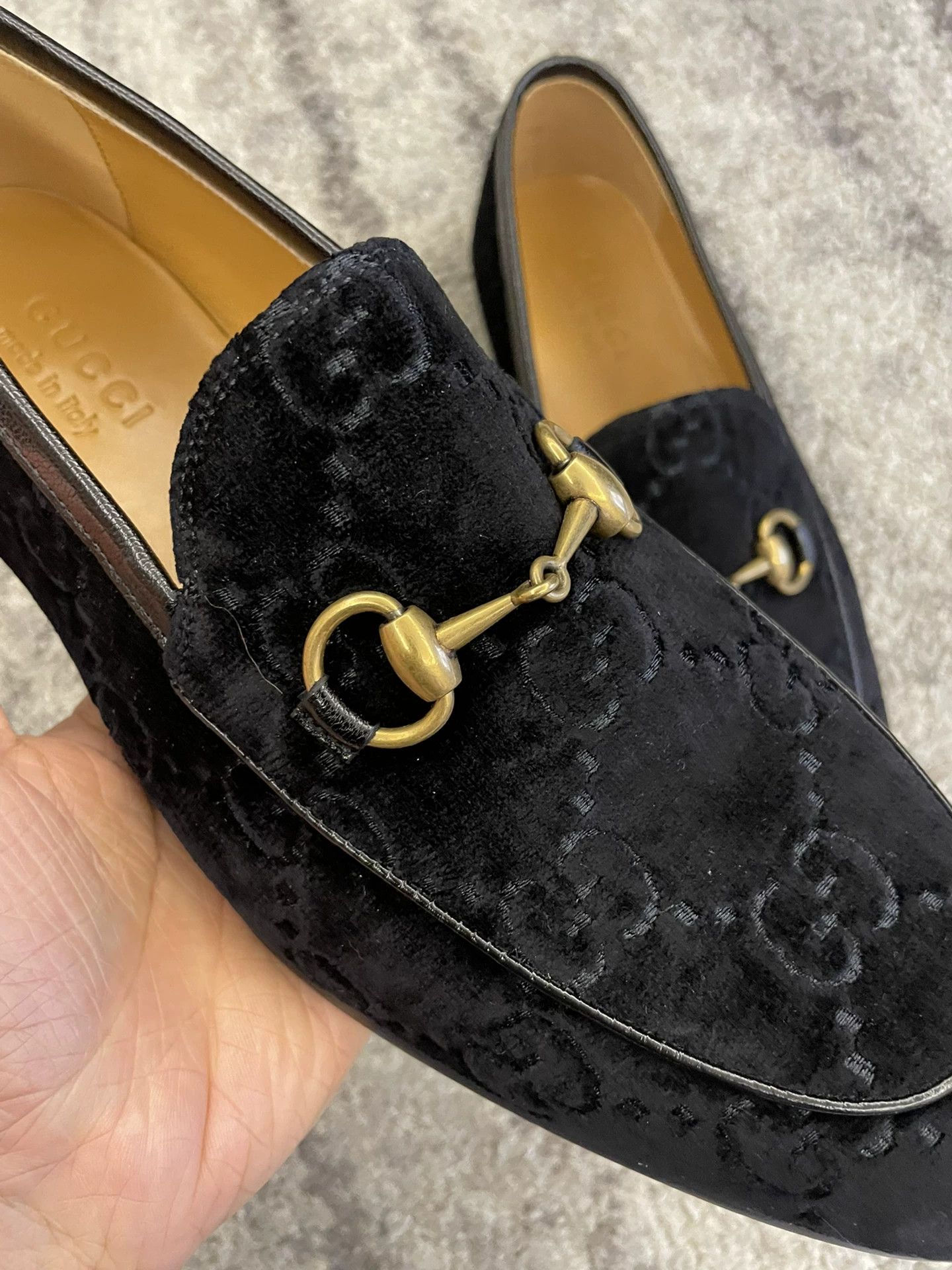 Gucci Brand new authentic Gucci 8.5 size 42.5 velvet loafers Size US 8.5 / EU 41-42 - 4 Thumbnail