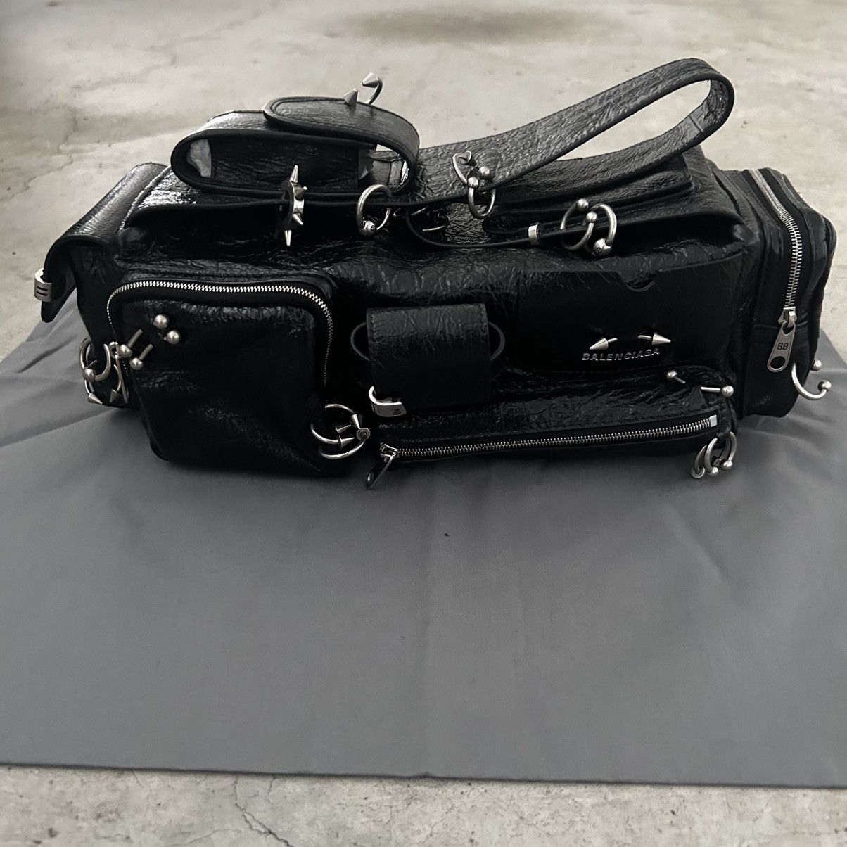 Balenciaga balenciaga superbusy piercing xs Size ONE SIZE - 1 Thumbnail