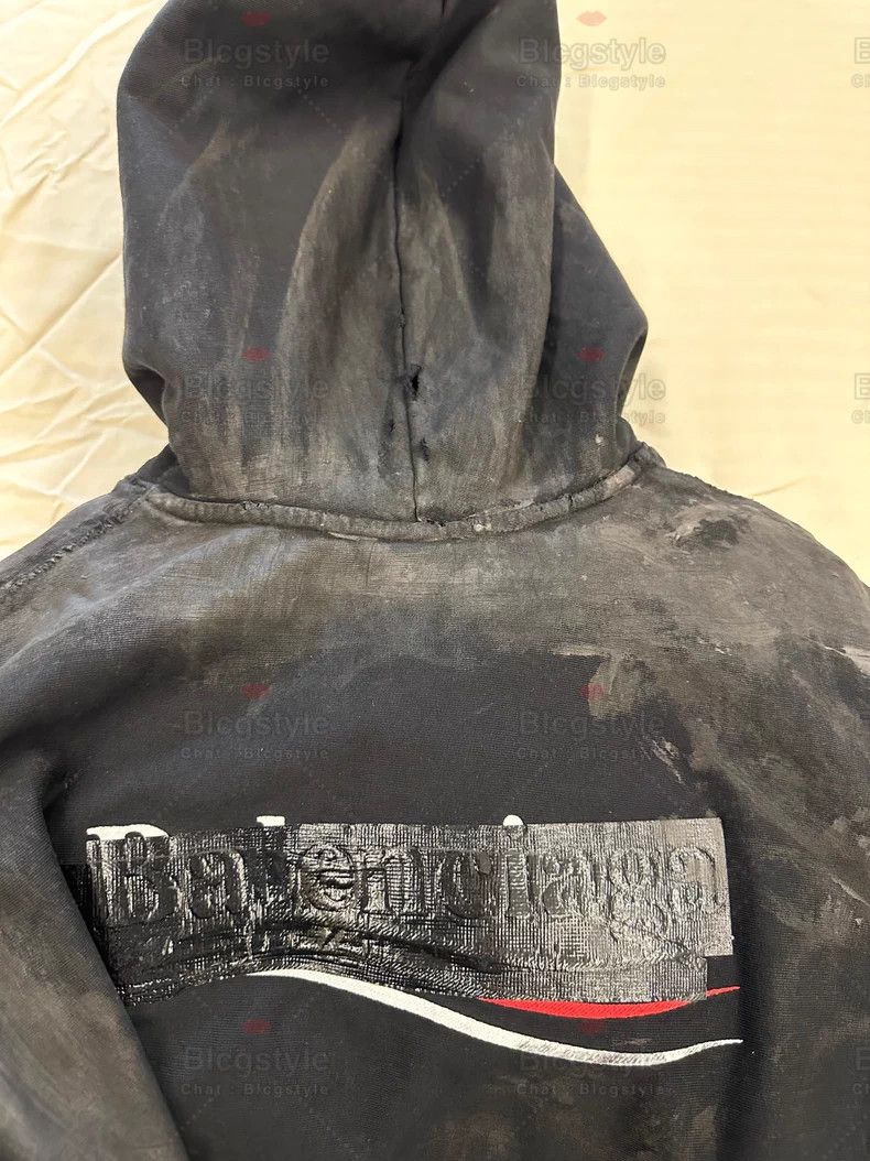 Balenciaga Balenciaga Tape Distressed Worn Dirty Zip-Up Hoodie Size US S / EU 44-46 / 1 - 7 Thumbnail