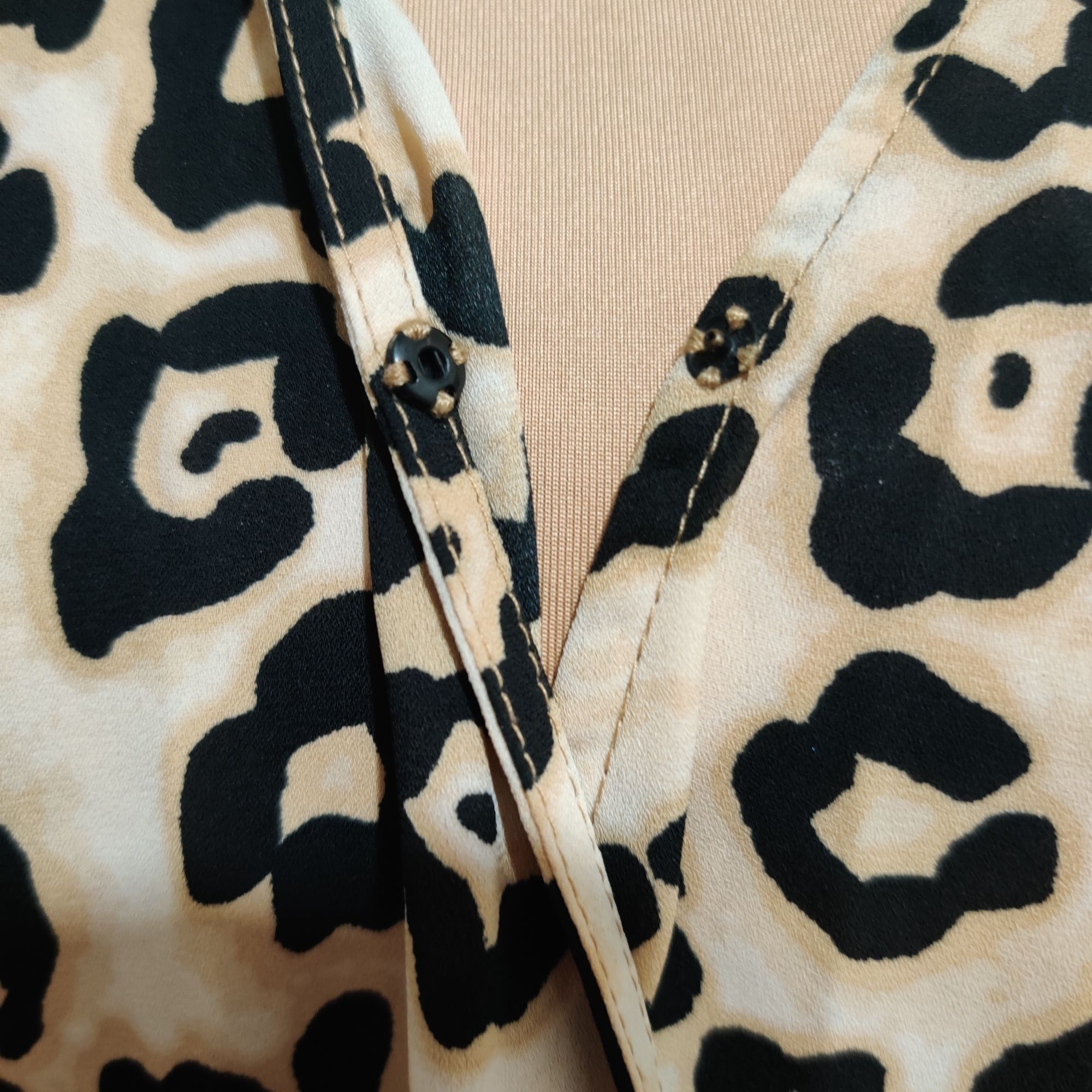 Sanctuary Sanctuary Womens Plus Size Top Blouse Surplice Wrap Leopard Size XL / US 12-14 / IT 48-50 - 6 Thumbnail