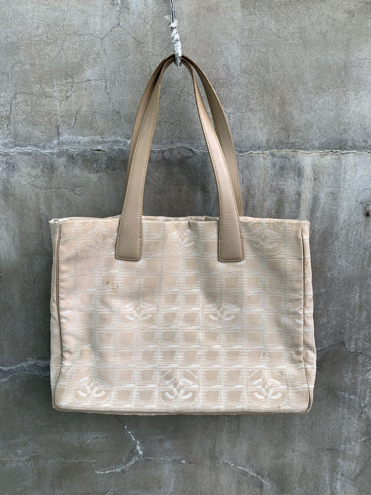 Chanel Travel Line Tote Bag Size ONE SIZE - 1 Thumbnail