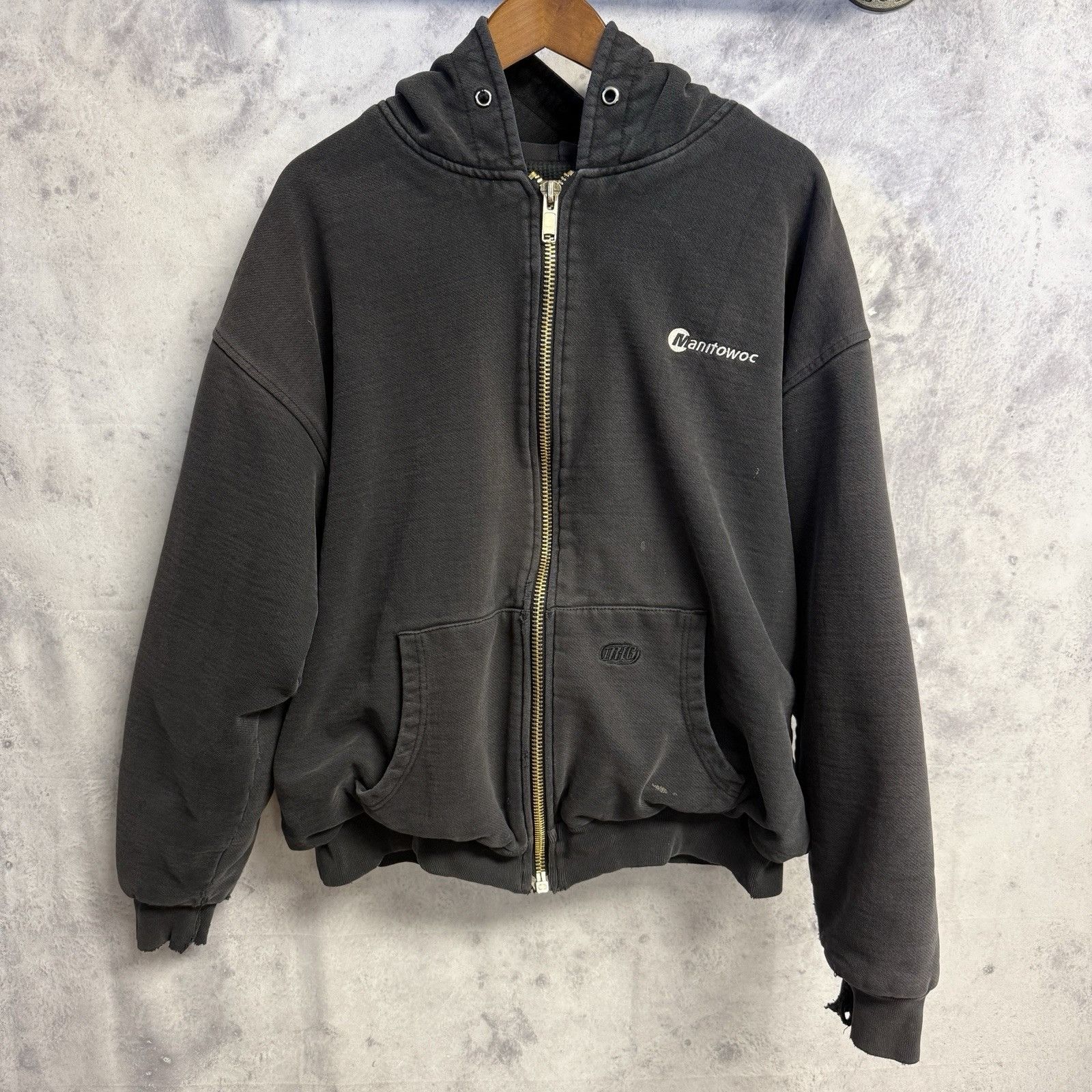 Vintage Vintage Dutch Harbor Gear Hoodie Sweatshirt Mens XL Size US XL / EU 56 / 4 - 1 Thumbnail