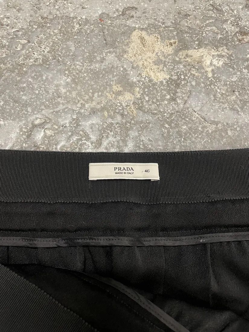Prada × Vintage 2000s Prada Black Minimalist Skirt Size 27" / US 4 / IT 40 - 2 Thumbnail