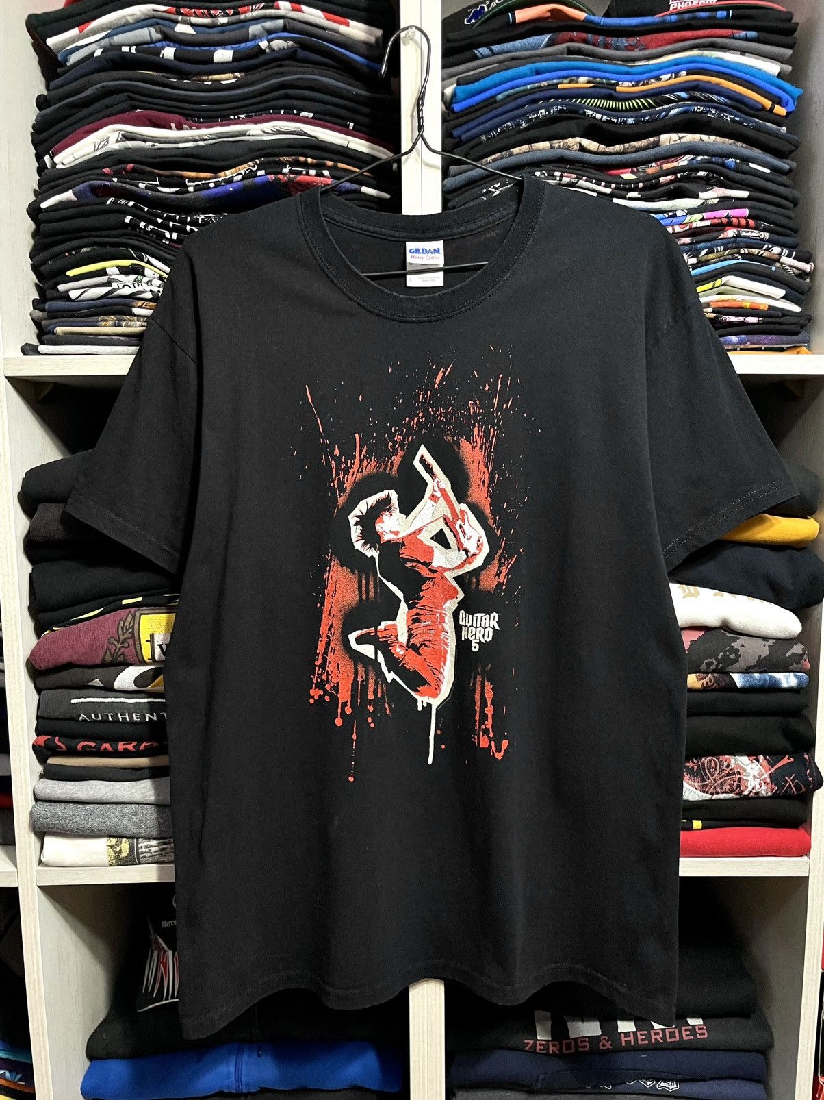 Vintage Vintage 00s Guitar Hero 5 Video Game Promo T-Shirt Size L Size US L / EU 52-54 / 3 - 7 Thumbnail