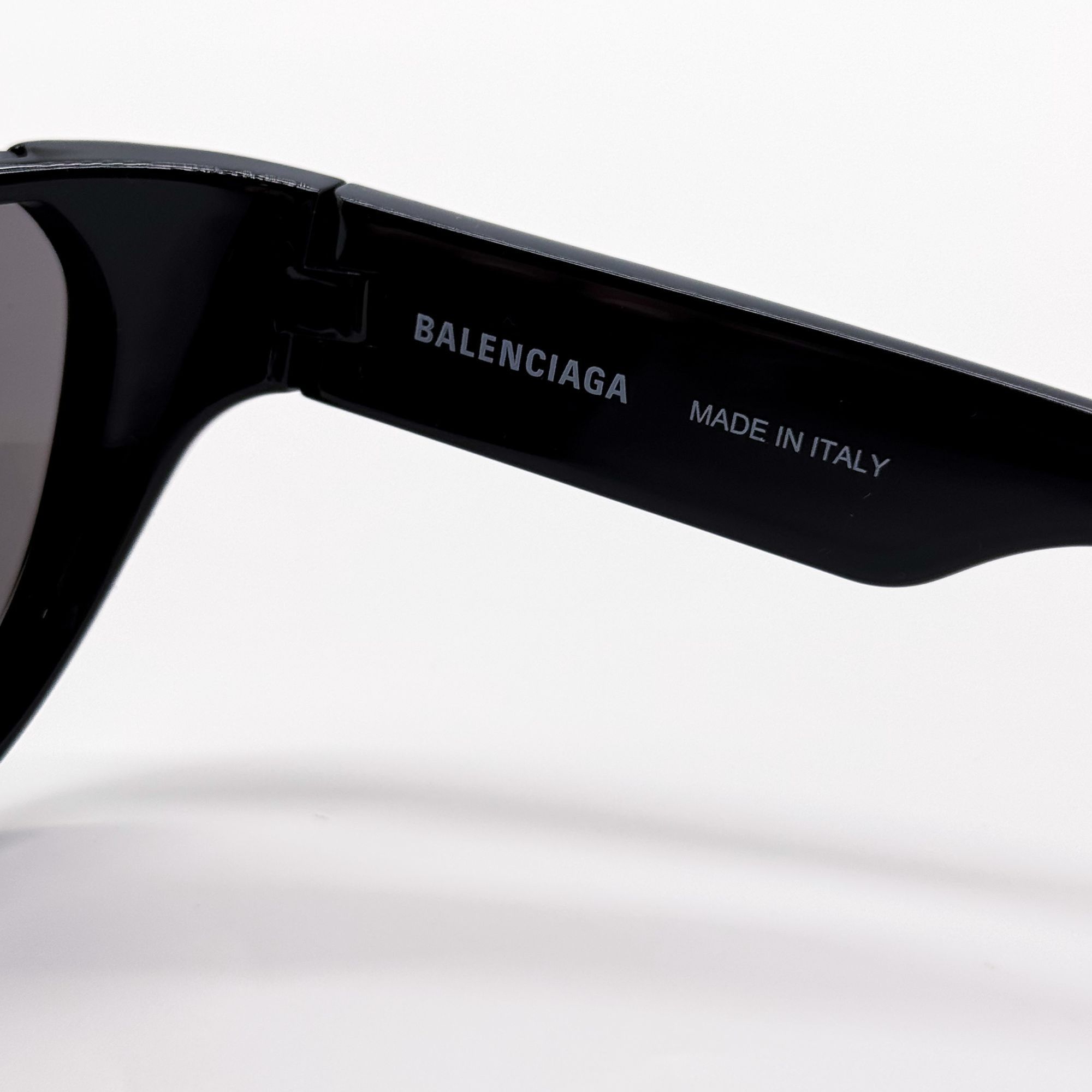 Balenciaga NEW BALENCIAGA BB0201S 001 SUNGLASSES BLACK OVERSIZED WOMEN Size ONE SIZE - 8 Thumbnail