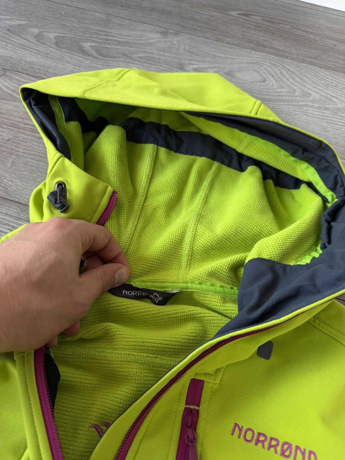 Norrona Norrona Trollveggen Flex3 Birch Tree Green Woman’s Jacket Size L / US 10 / IT 46 - 11 Thumbnail
