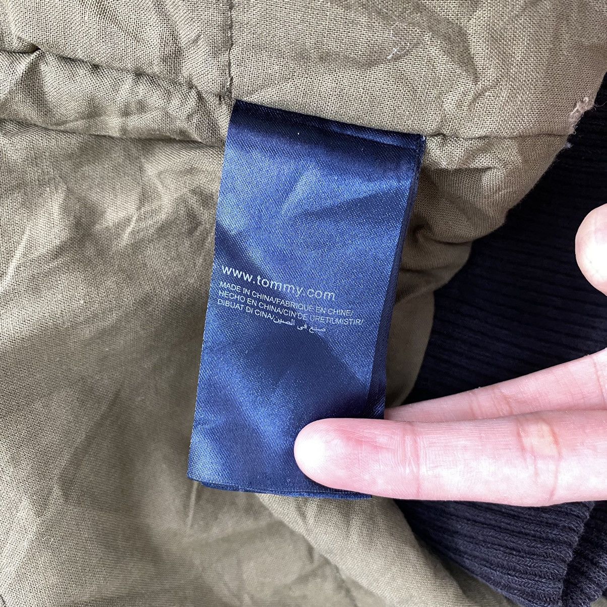 Tommy Hilfiger Vintage TOMMY HILFIGER Denim Black Bomber Jacket Size US M / EU 48-50 / 2 - 6 Thumbnail