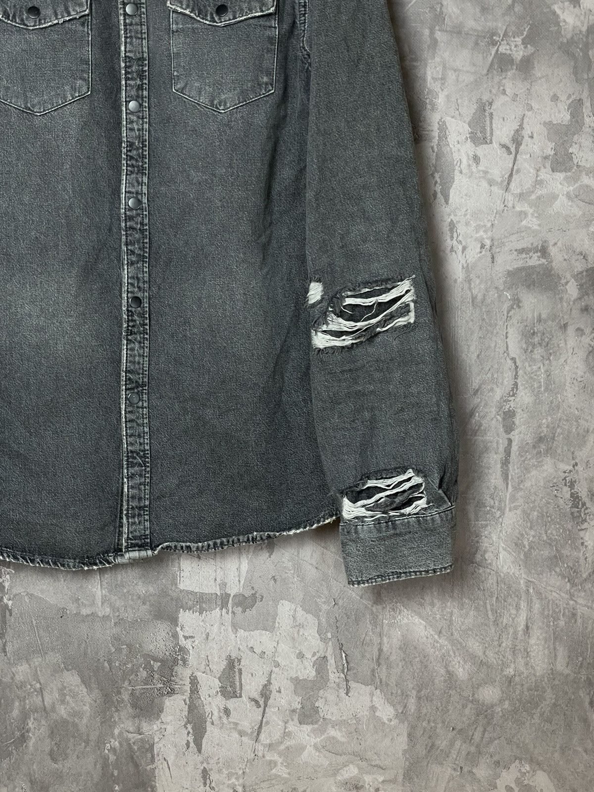 Allsaints AllSaints Denim Distressed Faded Grey Y2K overshirt buttonup Size US M / EU 48-50 / 2 - 6 Thumbnail