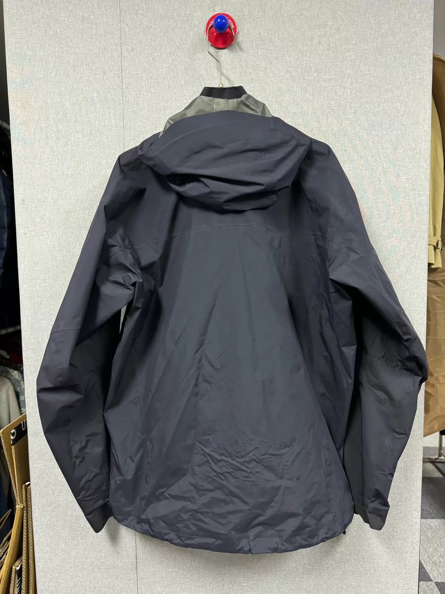 Arc'teryx Arc'teryx Beta AR Deep Blue XL (some bubbling) Size US XL / EU 56 / 4 - 2 Thumbnail