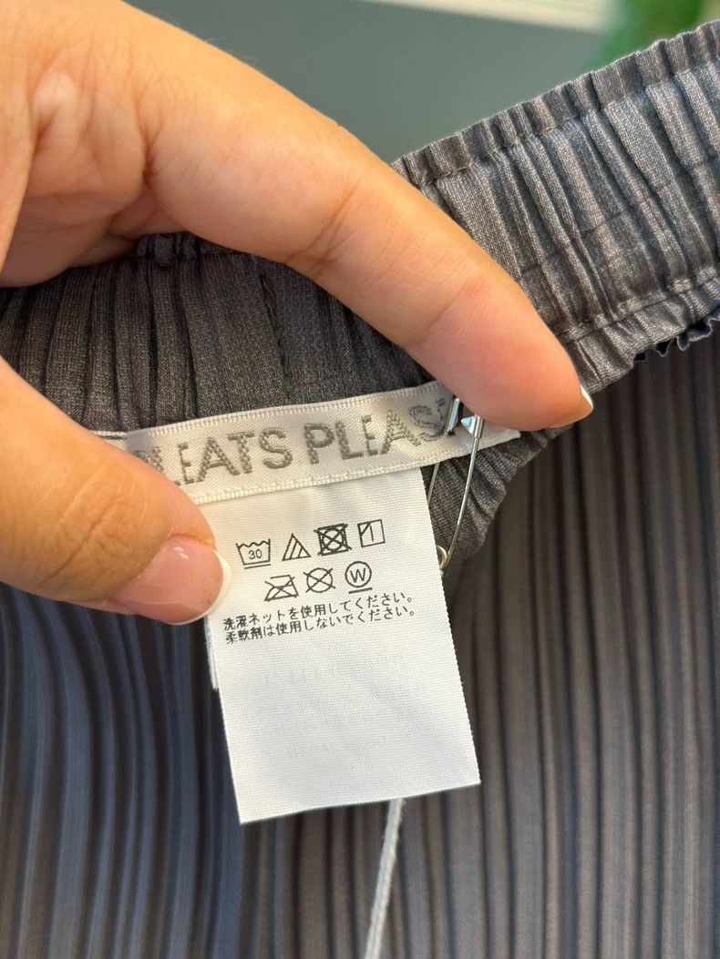 Issey Miyake Issey Miyake size:1 Dark grey pleated trousers Size 31" - 4 Thumbnail