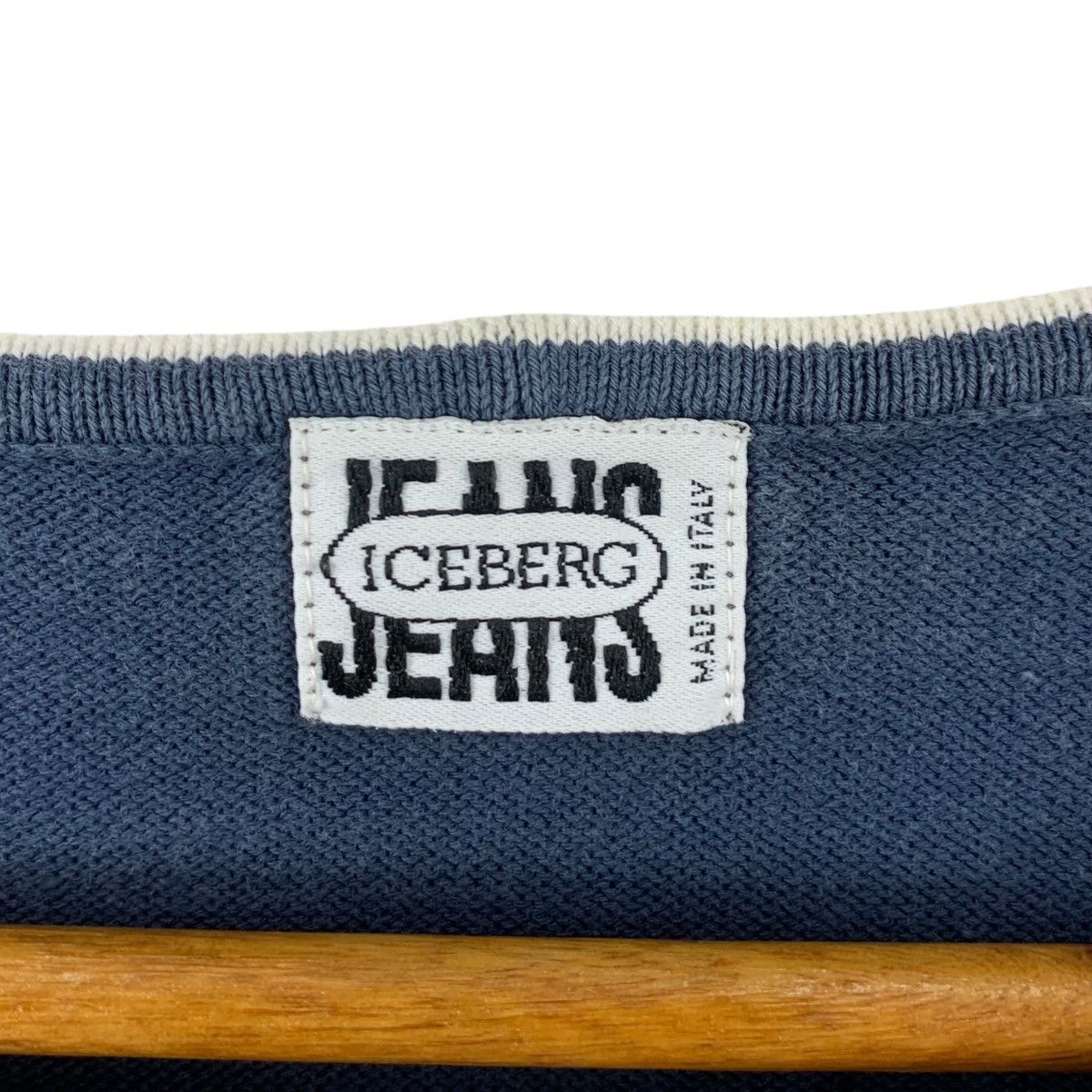 Iceberg Vintage ICEBERG JEANS Made In Italy Embossed Logo Tee Shirt Size L / US 10 / IT 46 - 5 Thumbnail