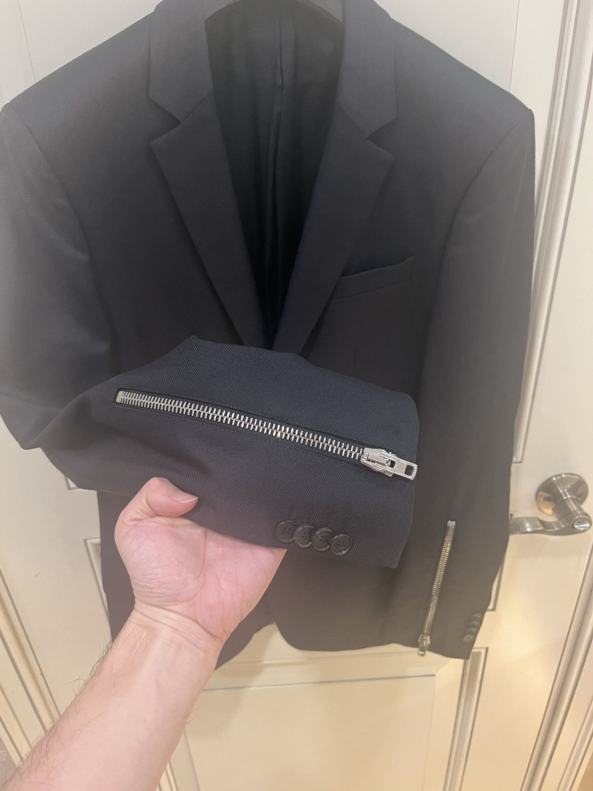 Givenchy zipper on sleeve blazer size46 Size 46R - 16 Thumbnail
