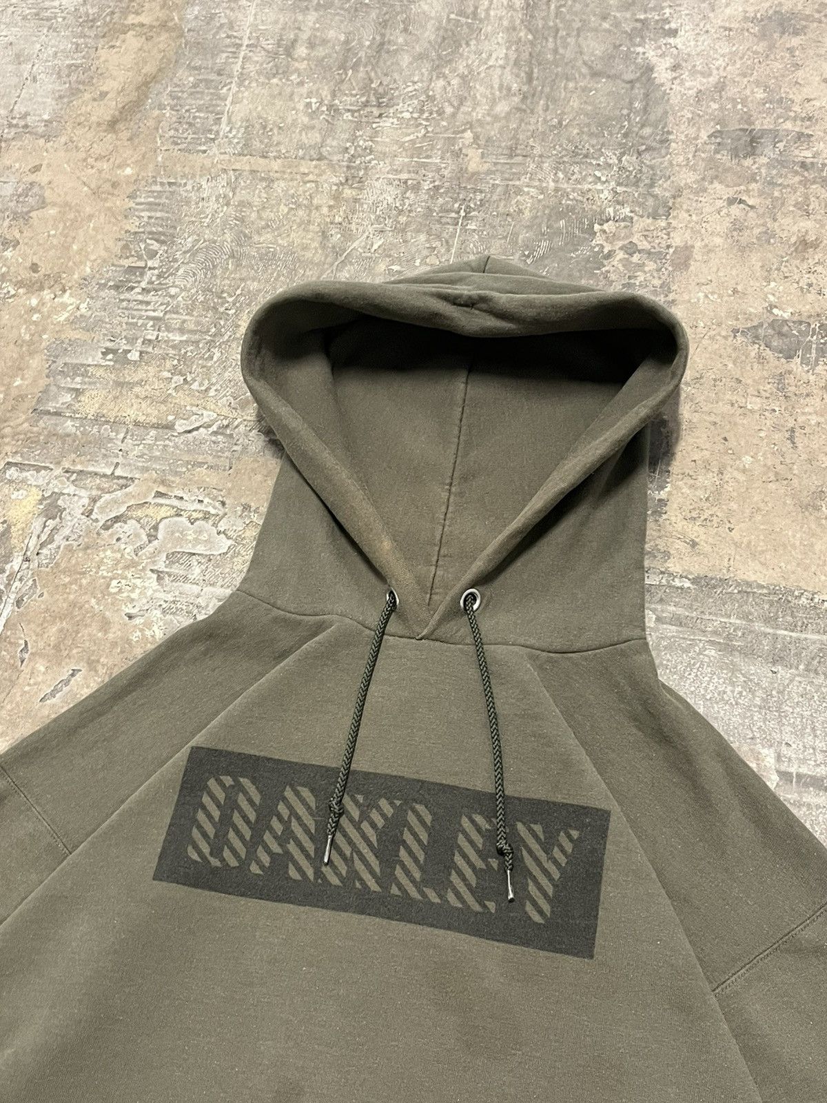 Oakley × Vintage Oakley sunglasses earth tone box logo hoodie y2k hype rare Size US L / EU 52-54 / 3 - 6 Thumbnail