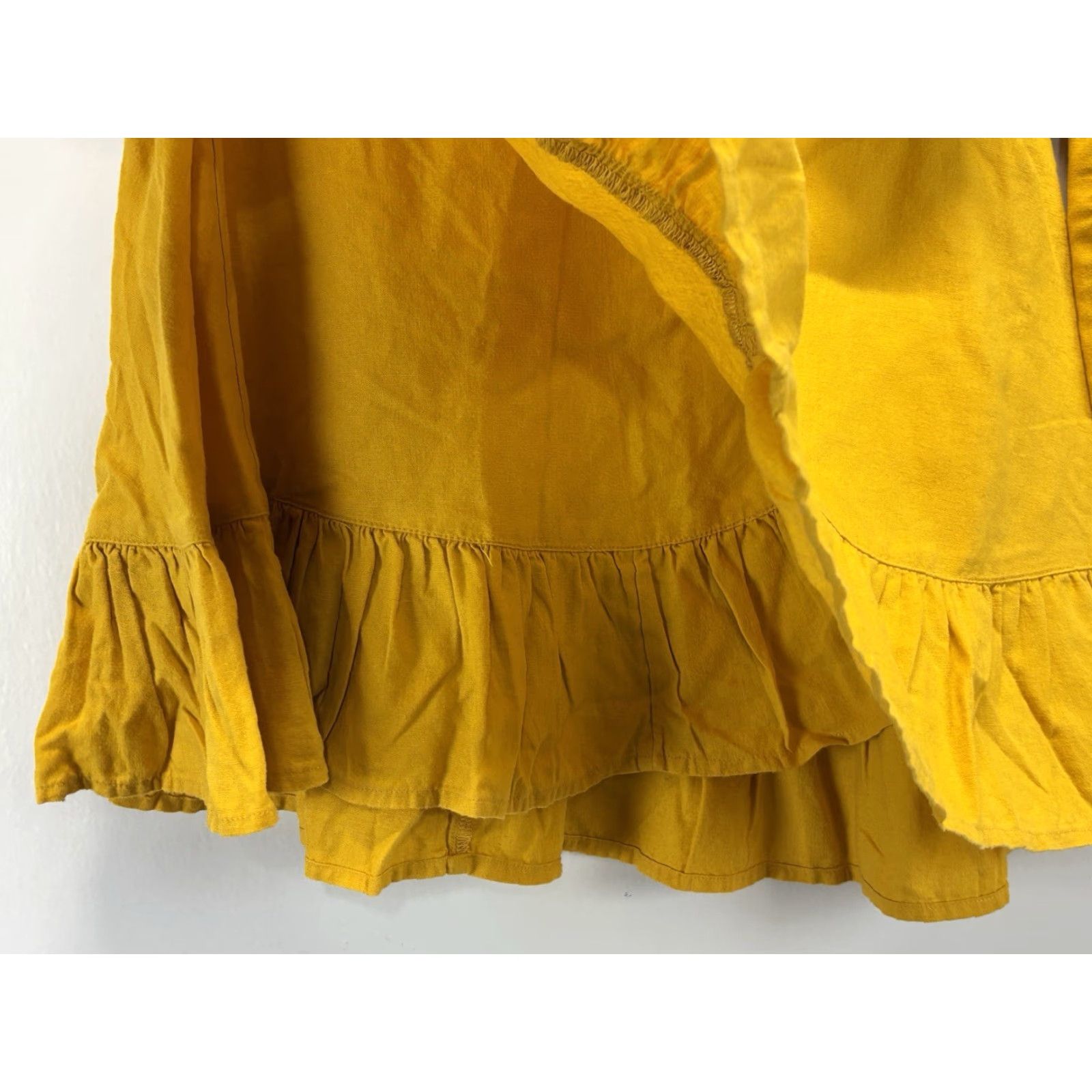 Vintage Aerie Ruffle Wrap Mini Skirt Women’s M Yellow Linen Blend Flirty Summer Skirt Size 32" / US 10 / IT 46 - 2 Thumbnail
