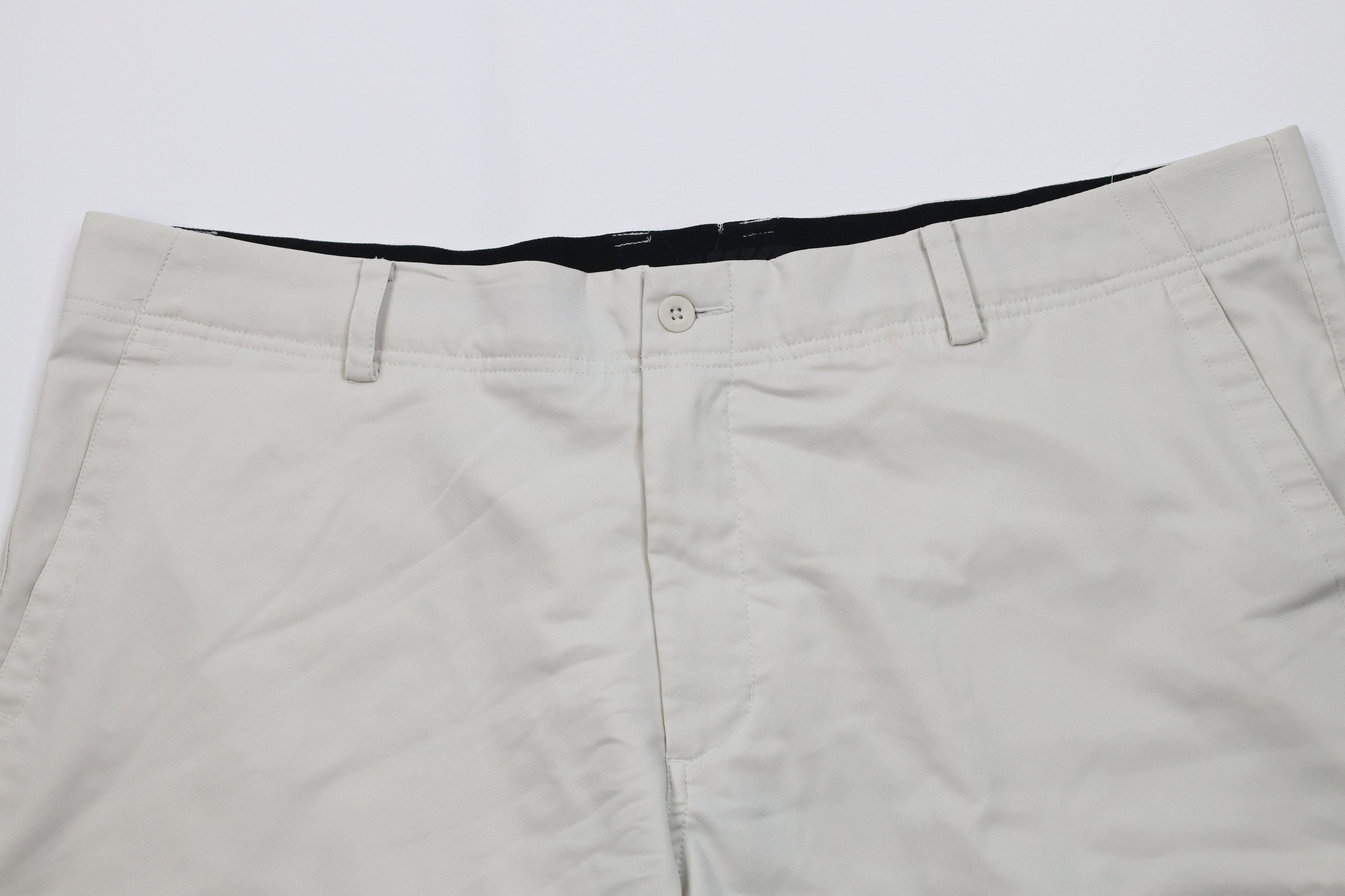 Nike Nike Golf Mini Swoosh Golfing Chino Shorts Beige Polyester Size US 40 / EU 56 - 2 Thumbnail