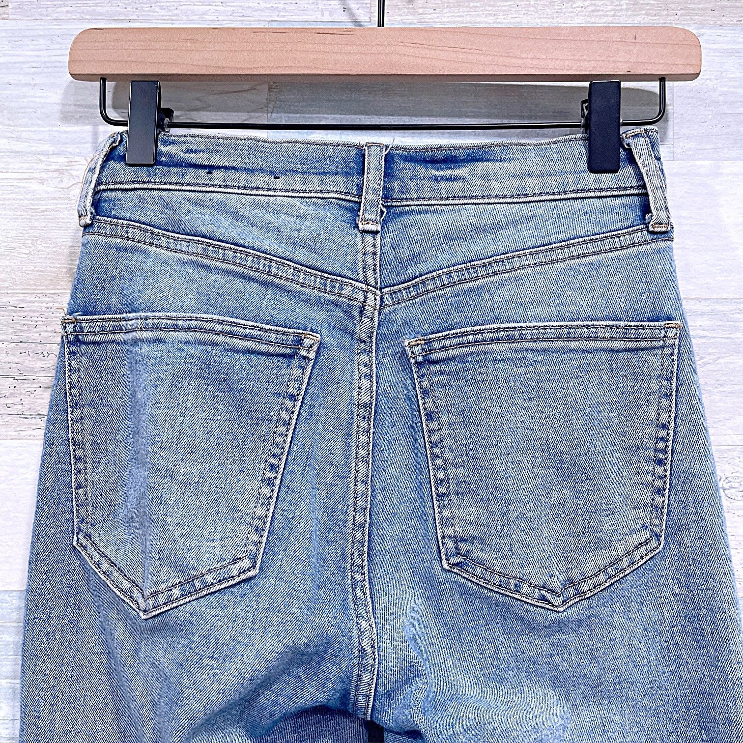 Gap GAP Cigarette Slim Button Fly Jeans Light Washwell Womens 24 Size 24" / US 00 / IT 34 - 6 Thumbnail