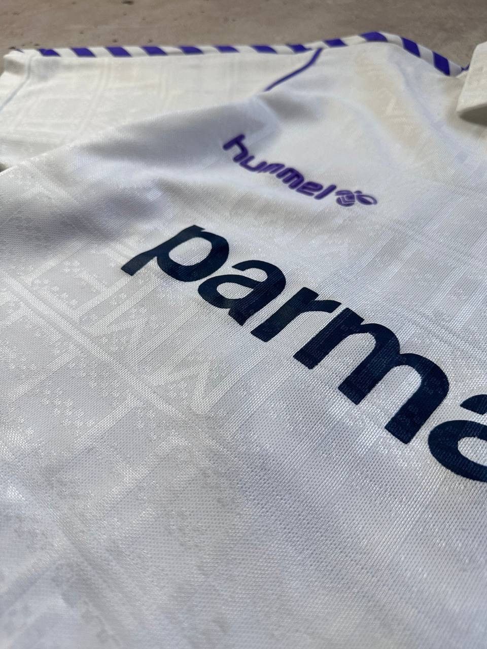 Hummel Real Madrid Hummel Parmalat #9 Santillana Jersey 1989-90 XL Size US XL / EU 56 / 4 - 10 Thumbnail