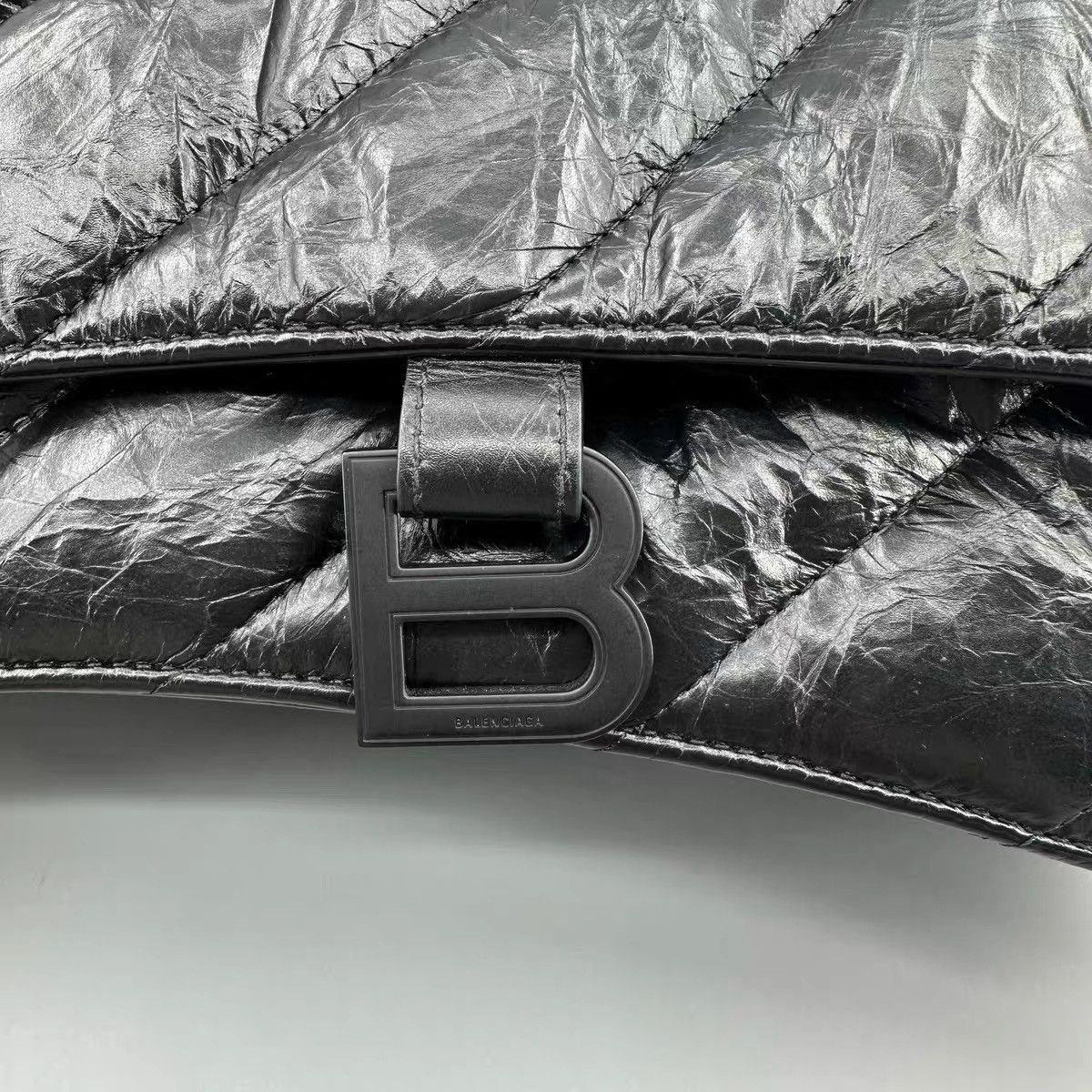Balenciaga Balenciaga Medium Quilted Crush Bag Size ONE SIZE - 2 Thumbnail