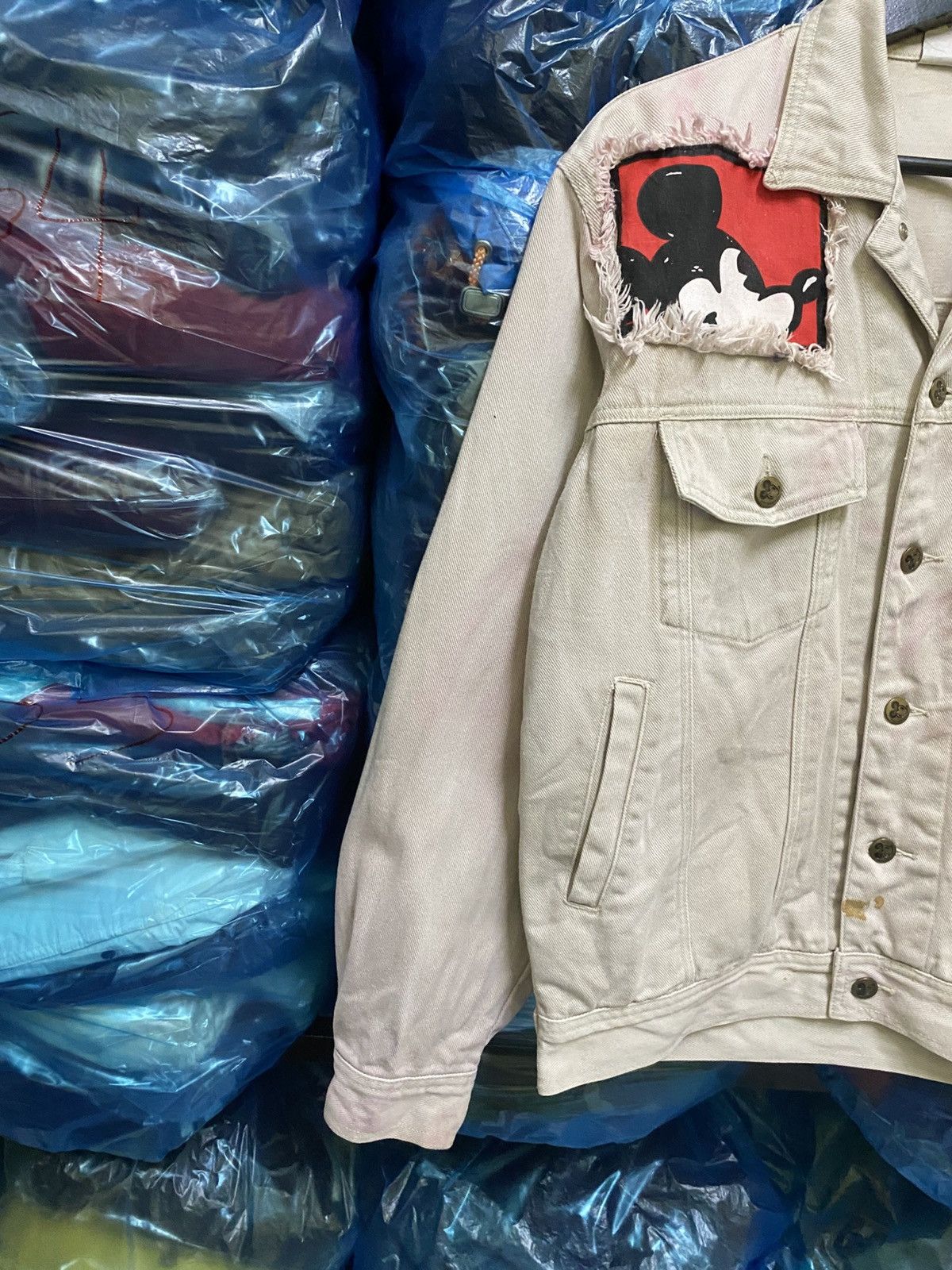 Disney VINTAGE 90S DISNEY MICKEY MOUSE DENIM TRUCKER JACKET JACKET Size US M / EU 48-50 / 2 - 5 Thumbnail