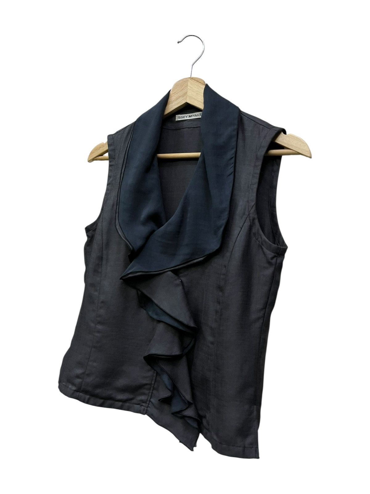 Issey Miyake 🔥ARCHIVE ISSEY MIYAKE RUFFLE VEST MADE IN JAPAN Size XS / US 0-2 / IT 36-38 - 4 Thumbnail
