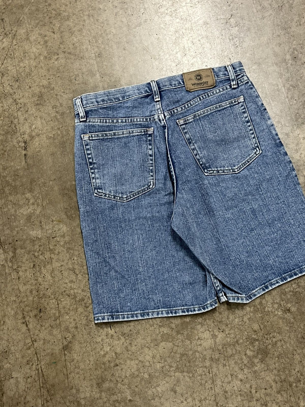 Vintage × Wrangler Vintage jorts baggy fit wrangler streetwear hype skater Size US 32 / EU 48 - 2 Thumbnail