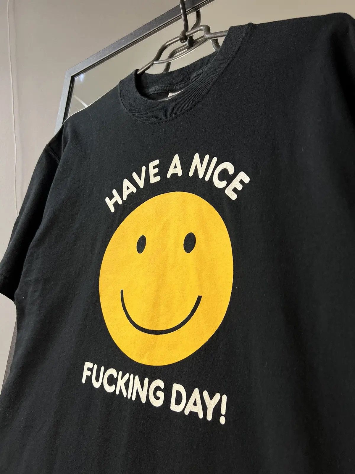 Vintage Vintage Y2K Have A Nice Day Fuck You Middle Finger Funny Tee Size US L / EU 52-54 / 3 - 3 Thumbnail