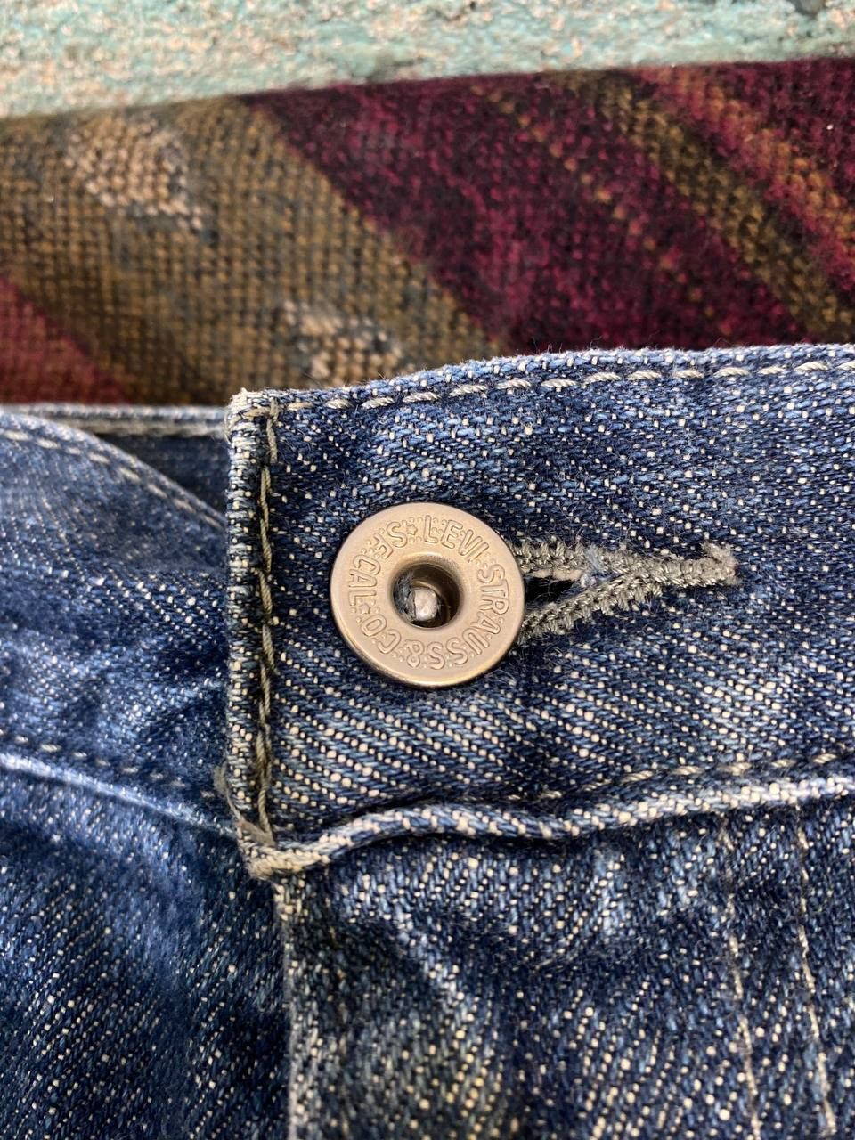 Levi's vintage levis 505 relaxed fit distressed denim Size US 40 / EU 56 - 11 Thumbnail