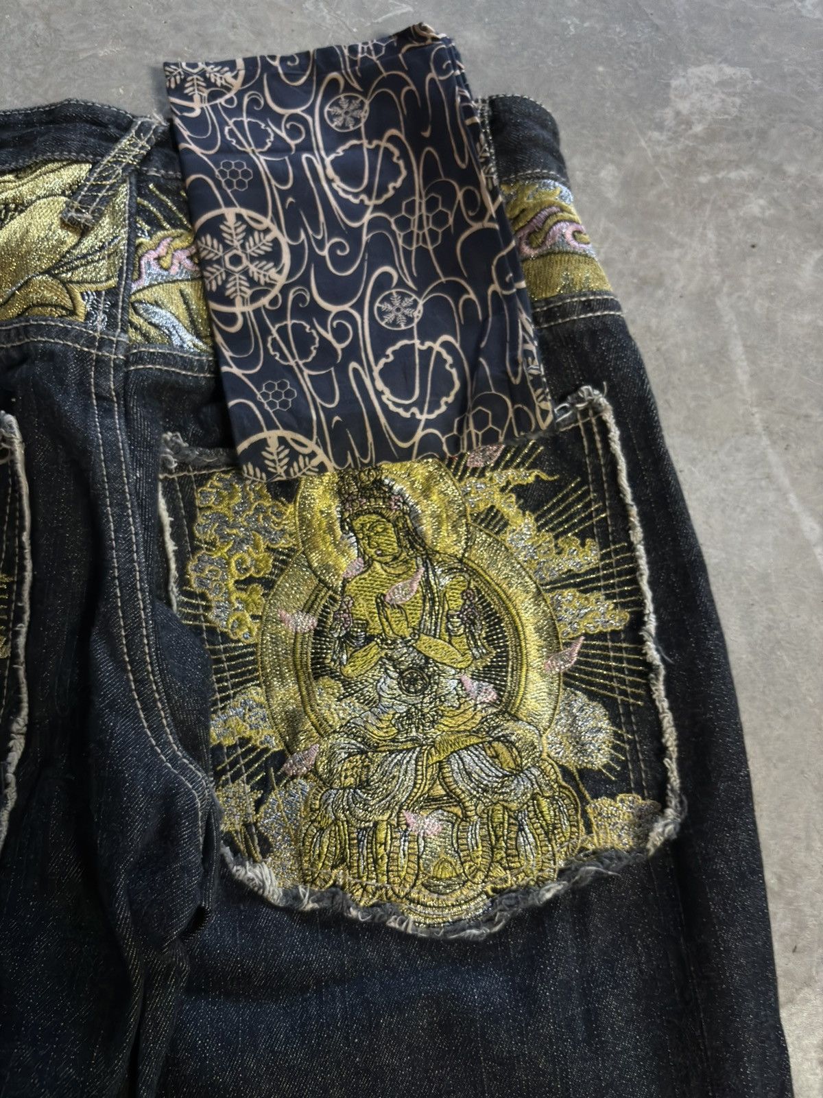 Japanese Brand GUMU buddha hindu japanese denim sukajan karakuri tamashii Size US 30 / EU 46 - 16 Thumbnail