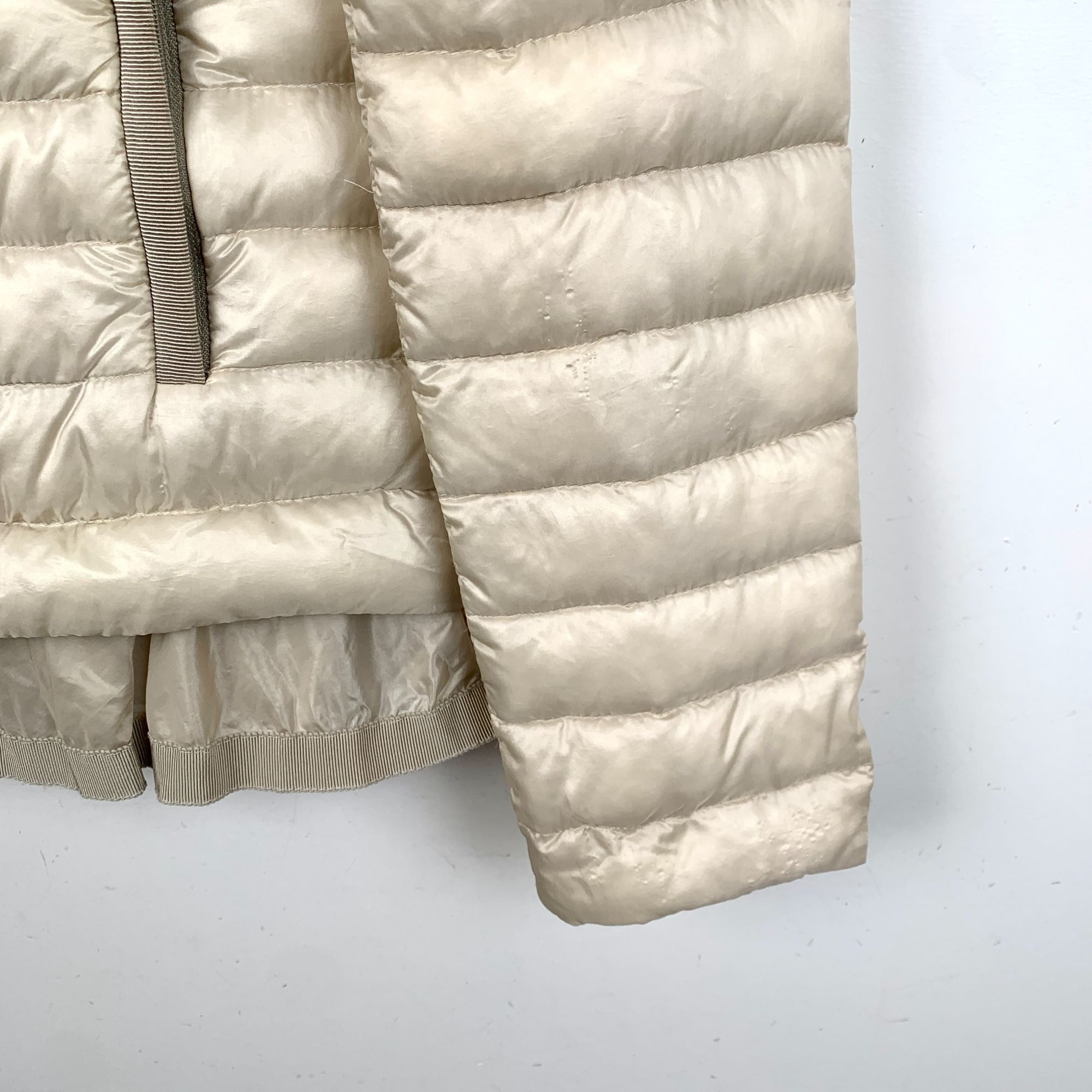 Moncler Moncler Beige Puffer Jacket With Ruffle Hem Lightweight Size S / US 4 / IT 40 - 4 Thumbnail