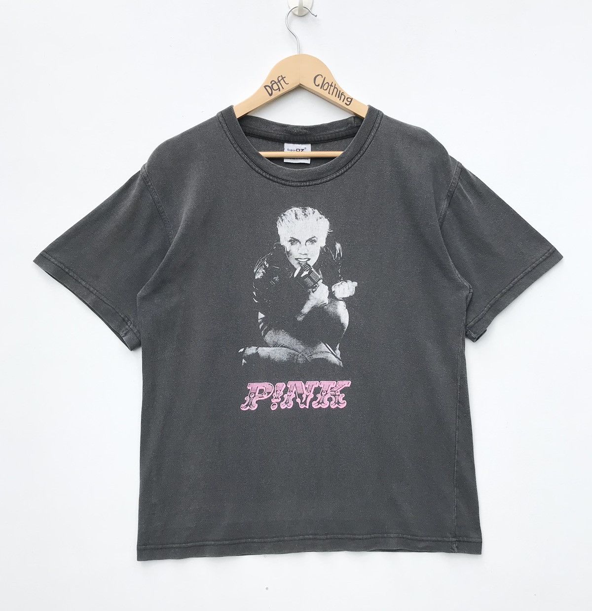 Band Tees Vintage Pink American Singer Songwriter Tee Sun Faded Size US S / EU 44-46 / 1 - 1 Thumbnail