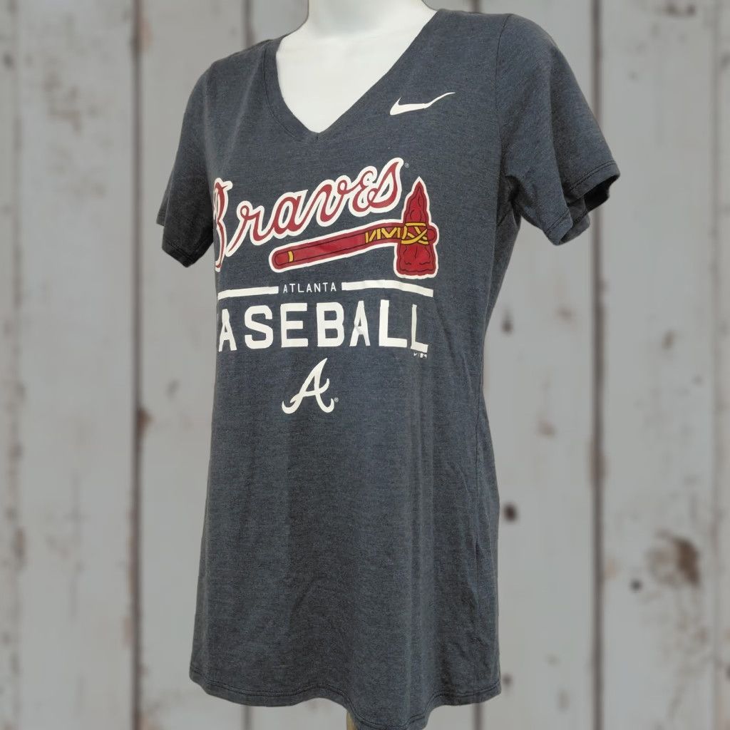 Nike Nike T-Shirt Women Athletic Cut V-Neck Short Sleeve Gray Atlanta Braves Size S Size S / US 4 / IT 40 - 1 Thumbnail