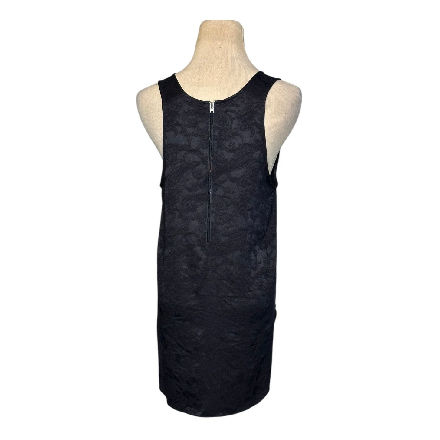 Aritzia Wilfred Black Paisley Brocade Back Zip Tank Top Size Small Size S / US 4 / IT 40 - 2 Thumbnail