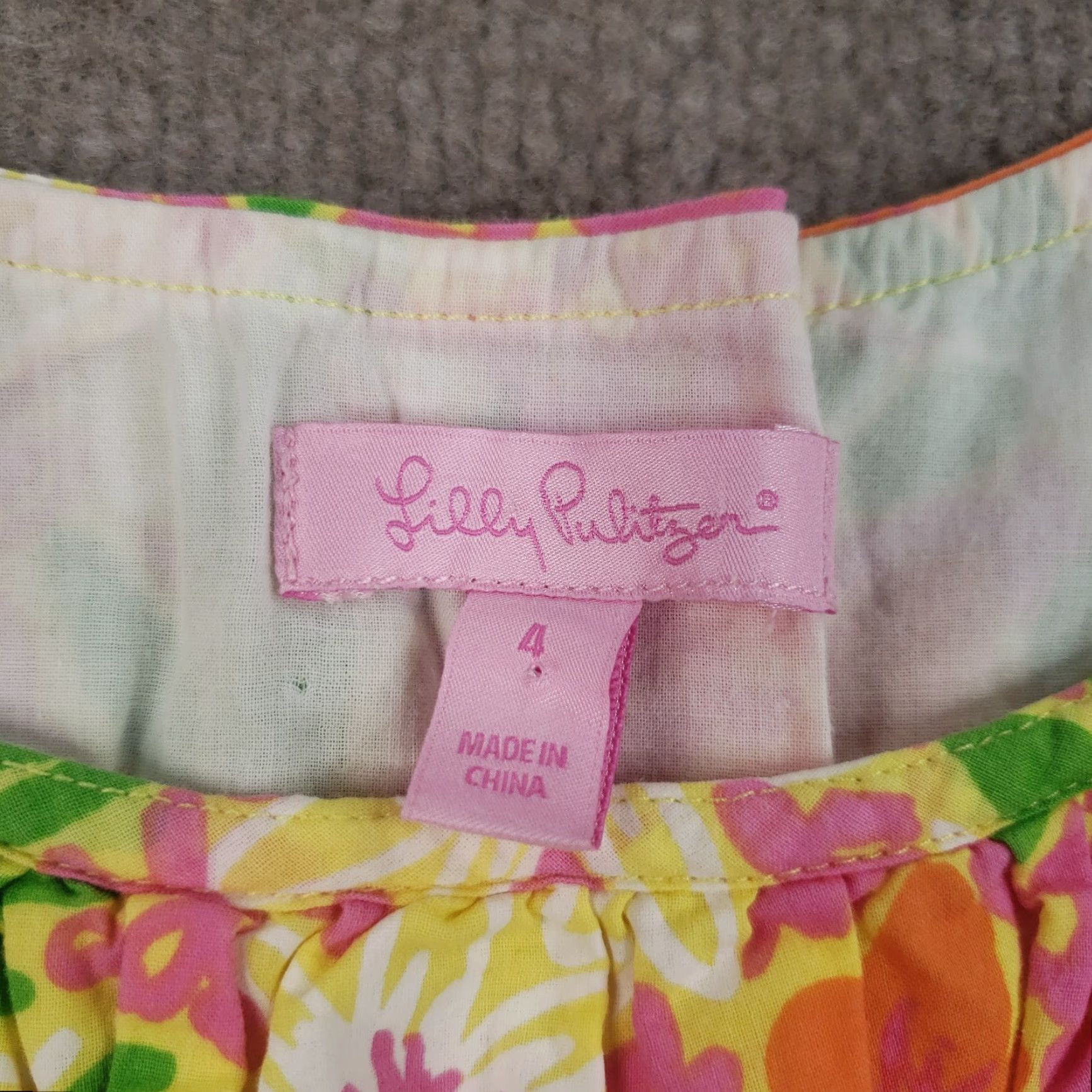 Lilly Pulitzer VINTAGE Lilly Pulitzer Blouse Women Size 4 Pink Floral Short Sleeve Casual Spring Summer Size S / US 4 / IT 40 - 6 Thumbnail
