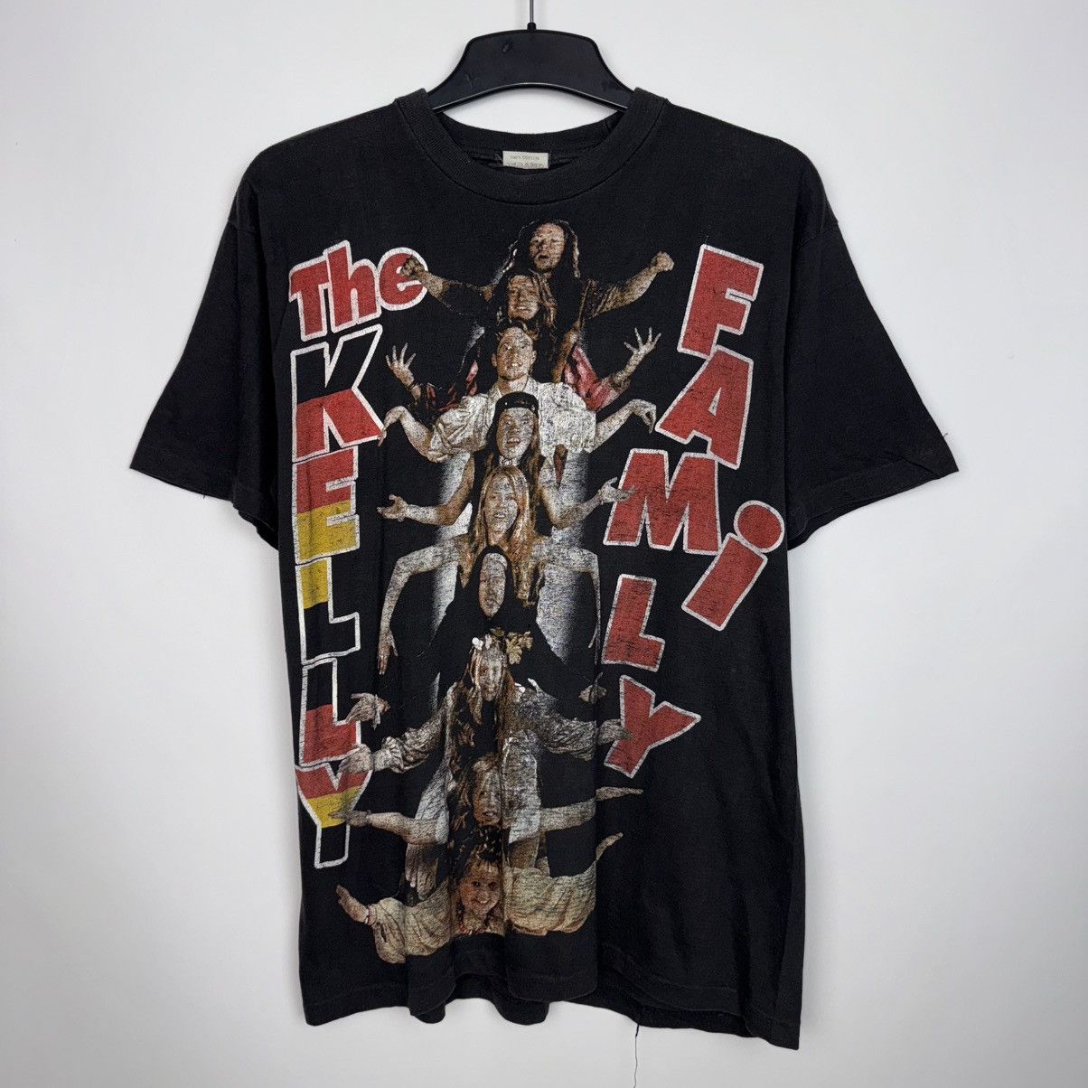 Vintage THE KELLY FAMILY 90s Y2K RARE VINTAGE T-SHIRT POP ROCK BAND Size US M / EU 48-50 / 2 - 1 Thumbnail