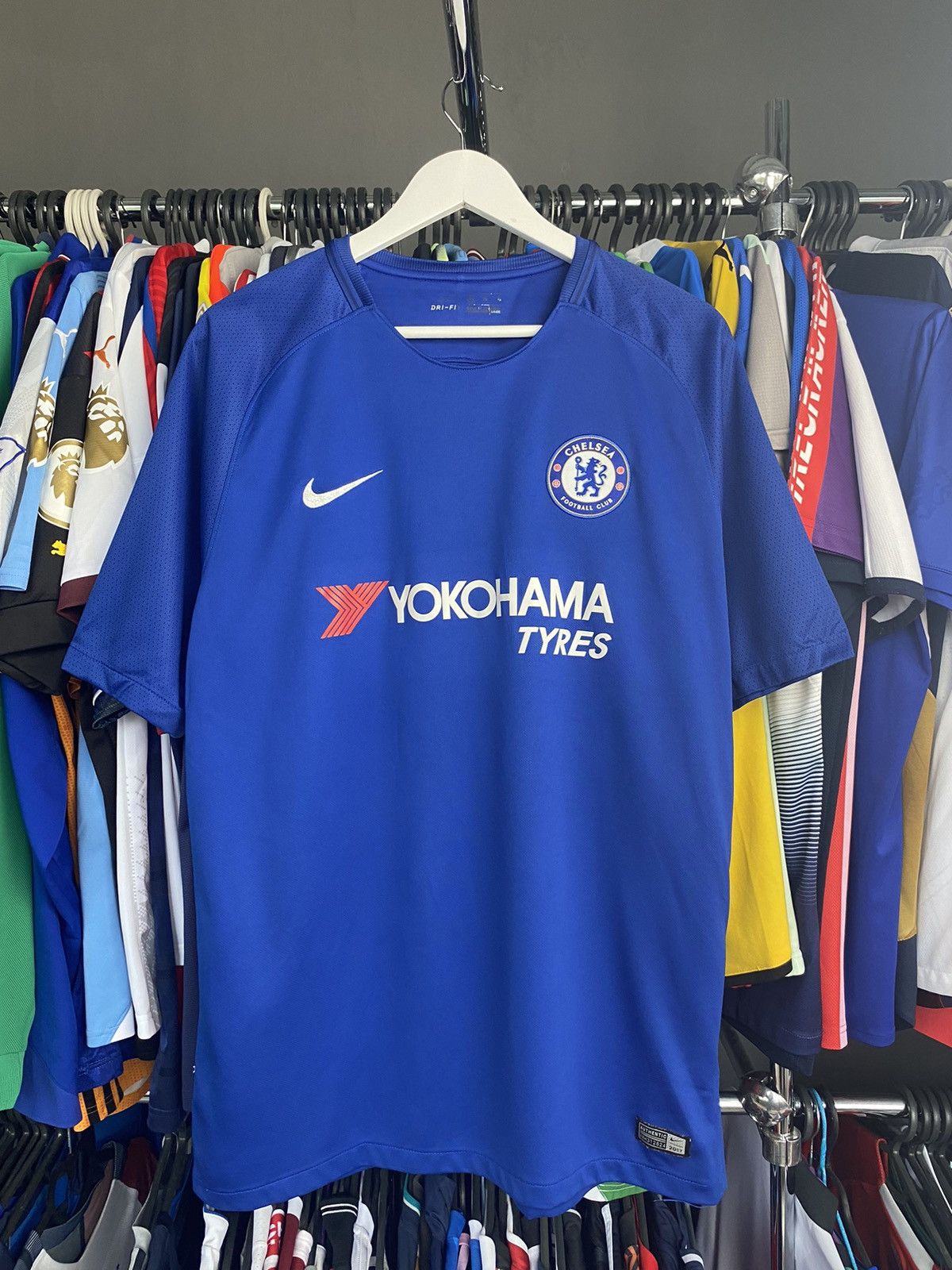 Nike 2017/18 NIKE CHELSEA HOME SOCCER FOOTBALL JERSEY SHIRT Size US XL / EU 56 / 4 - 1 Thumbnail