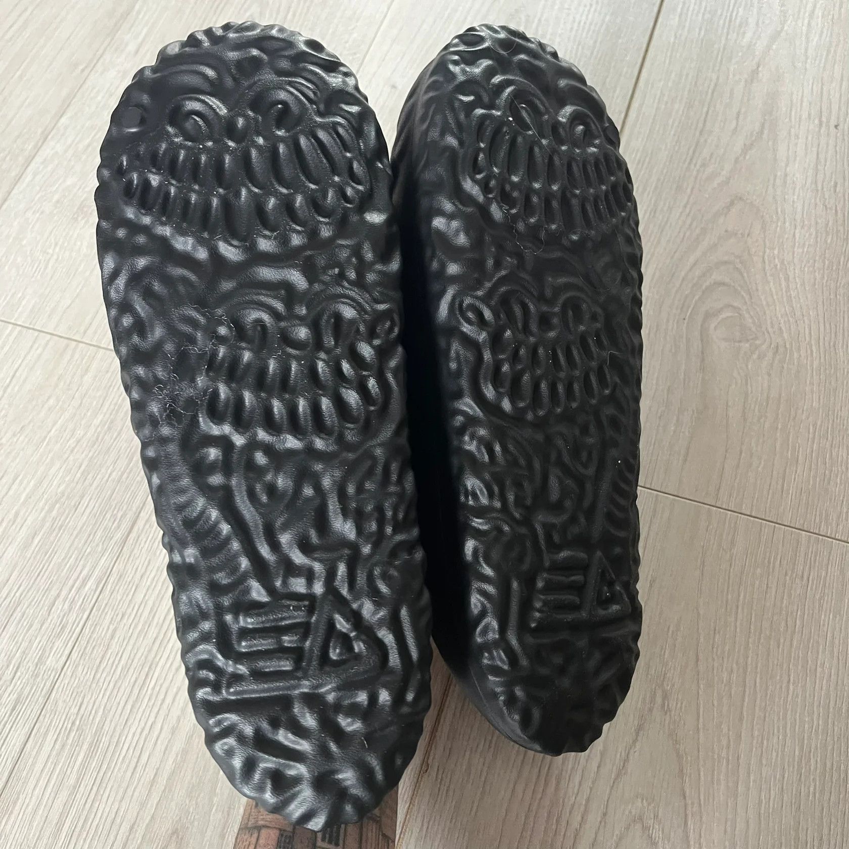 Other UK Slawn Shapes Black Chompaz Sliders Small Size US 9 / EU 42 - 4 Thumbnail