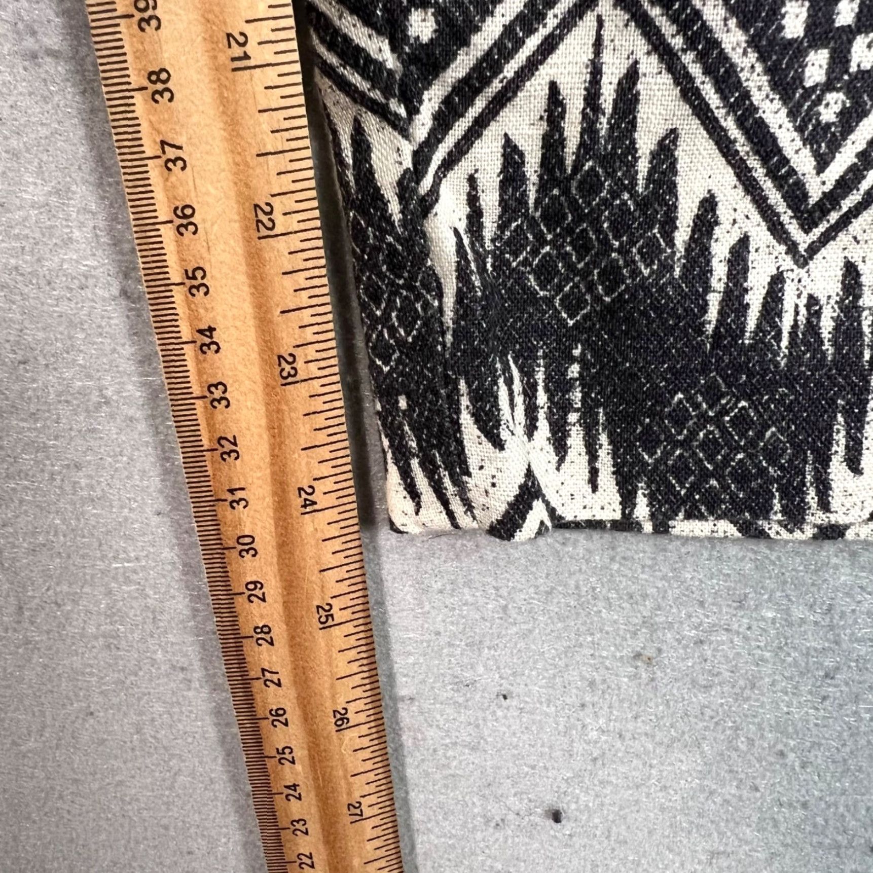 J.Crew VINTAGE J. Crew Womens Black & White Tribal Print Elastic Waist Pants Lightweight Pants Women 0 Black Ankle High Rise Straight 24.5in Inseam Womens Size 25" / US 0 / IT 36 - 7 Thumbnail