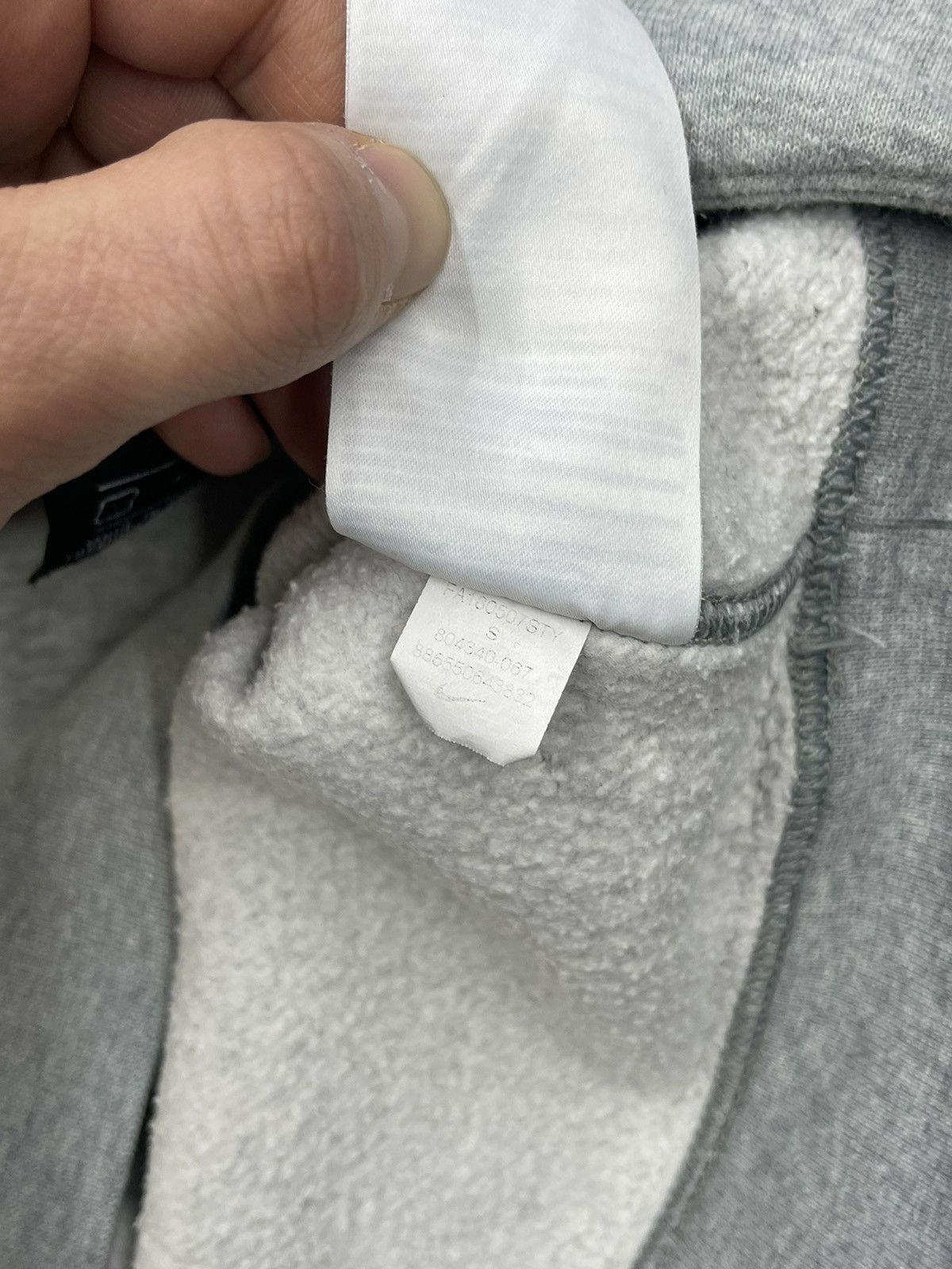 Nike Mens Nike Basic Sweatshirt Crewneck Grey Little Swoosh Y2K Size US S / EU 44-46 / 1 - 7 Thumbnail