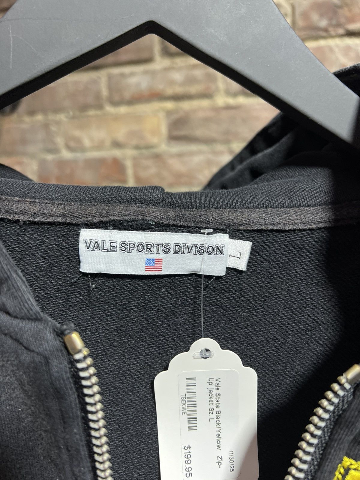Vale Valley Sports Division Zip-Up Black/Yellow Sz. L Size US L / EU 52-54 / 3 - 3 Thumbnail